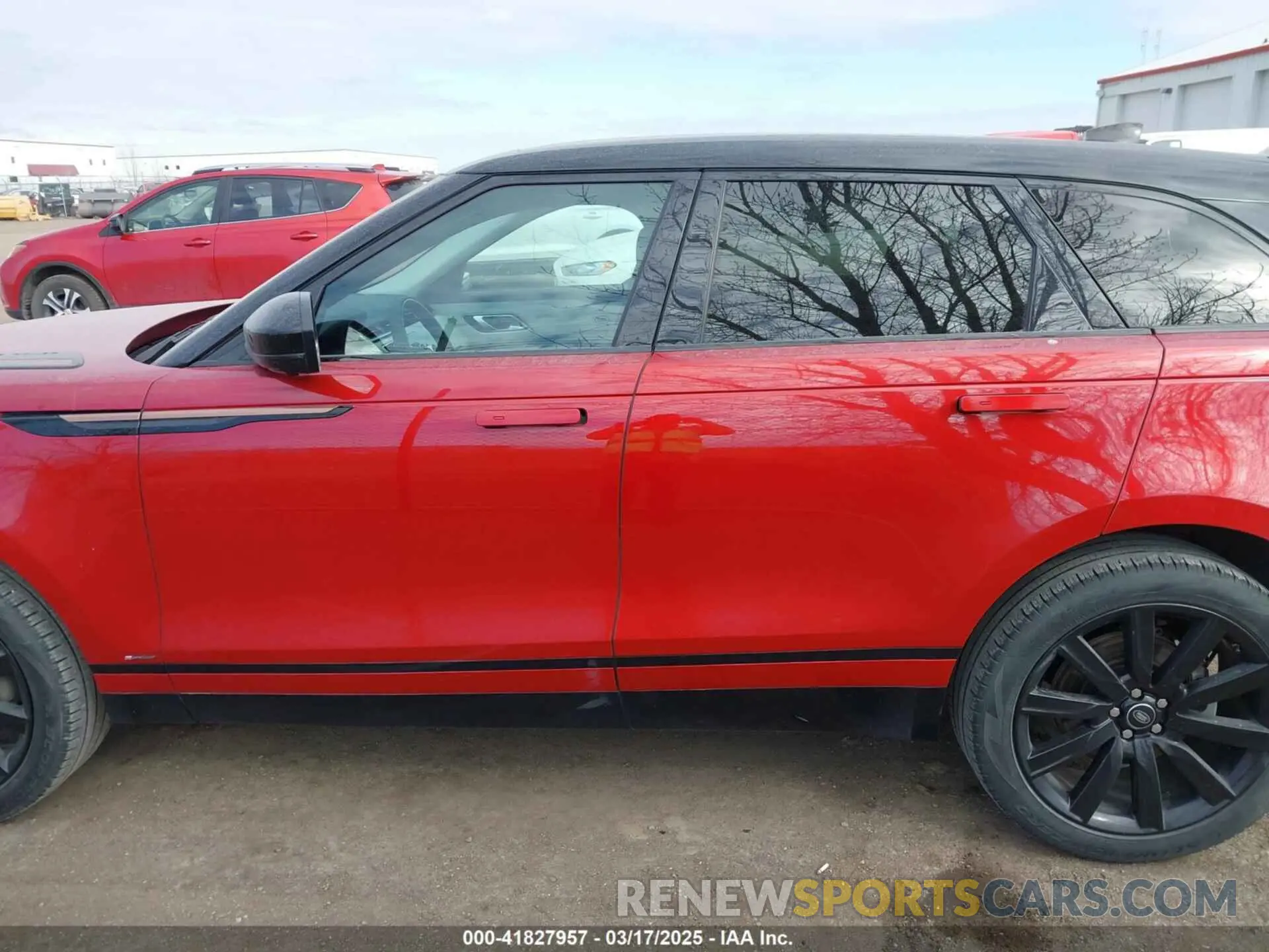 15 fotografías del automóvil dañado SALYL2EX8KA783134 LAND ROVER RANGE ROVER VELAR 2019