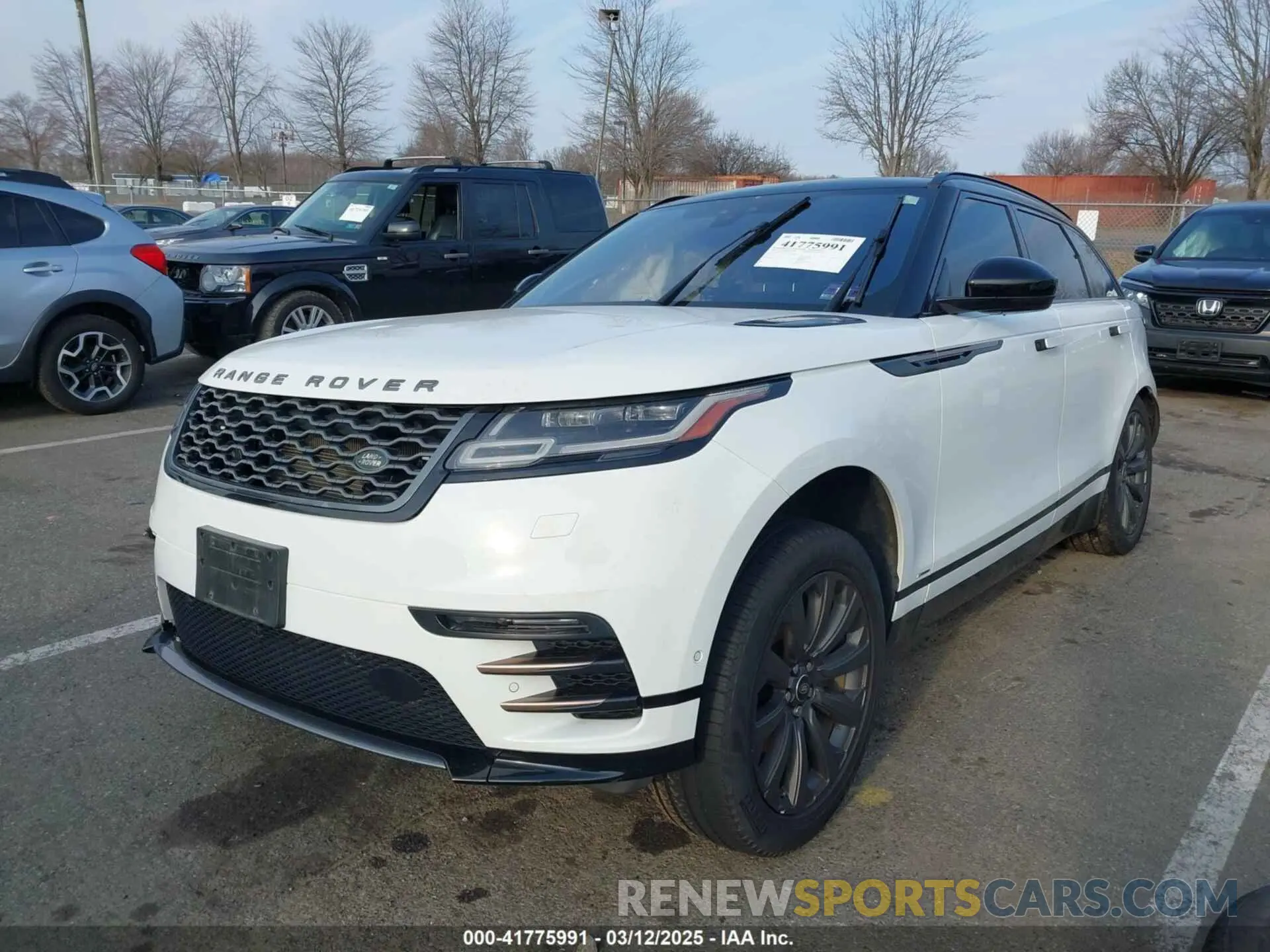2 fotografías del automóvil dañado SALYL2EX9KA782364 LAND ROVER RANGE ROVER VELAR 2019