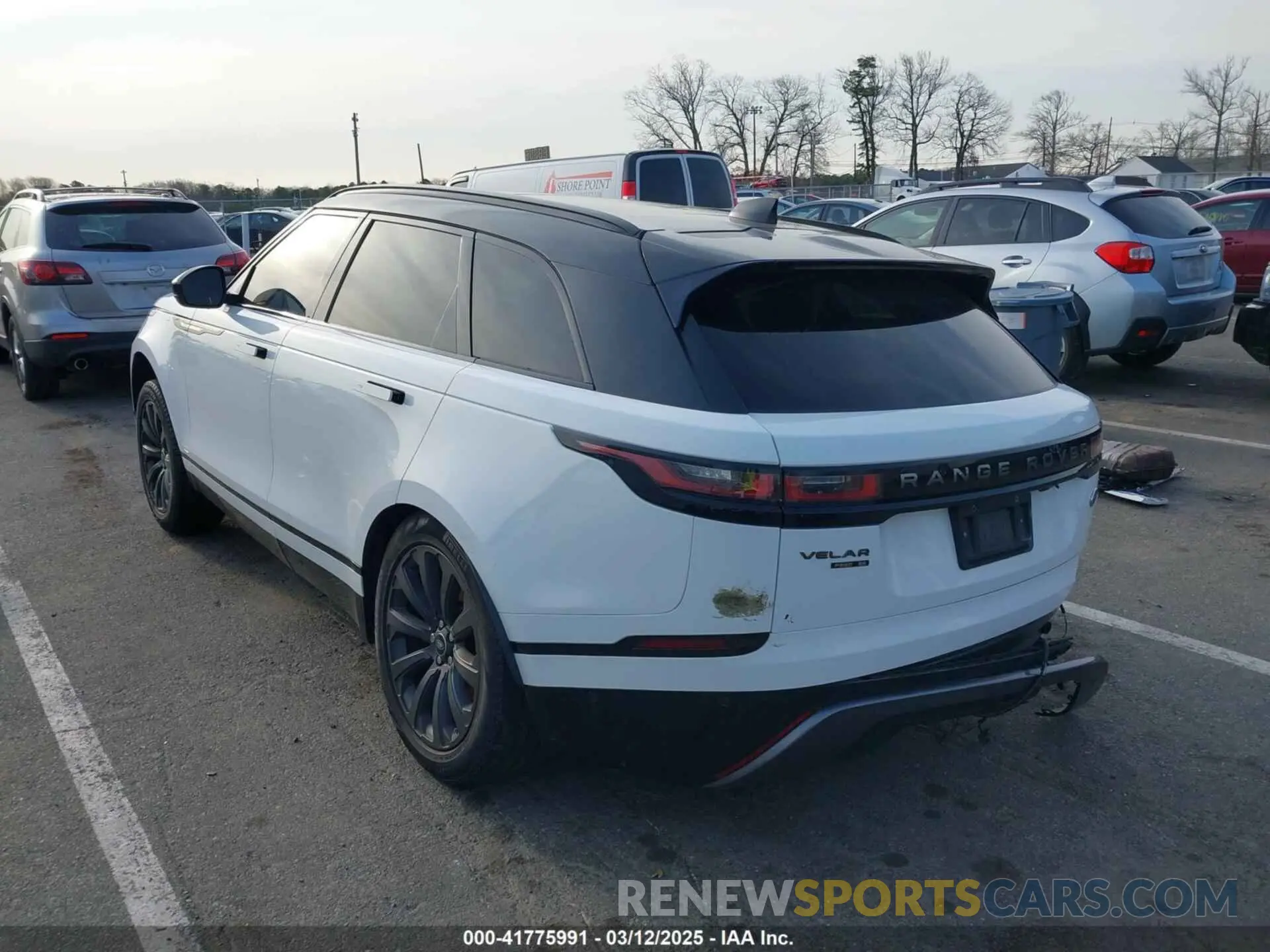 3 fotografías del automóvil dañado SALYL2EX9KA782364 LAND ROVER RANGE ROVER VELAR 2019