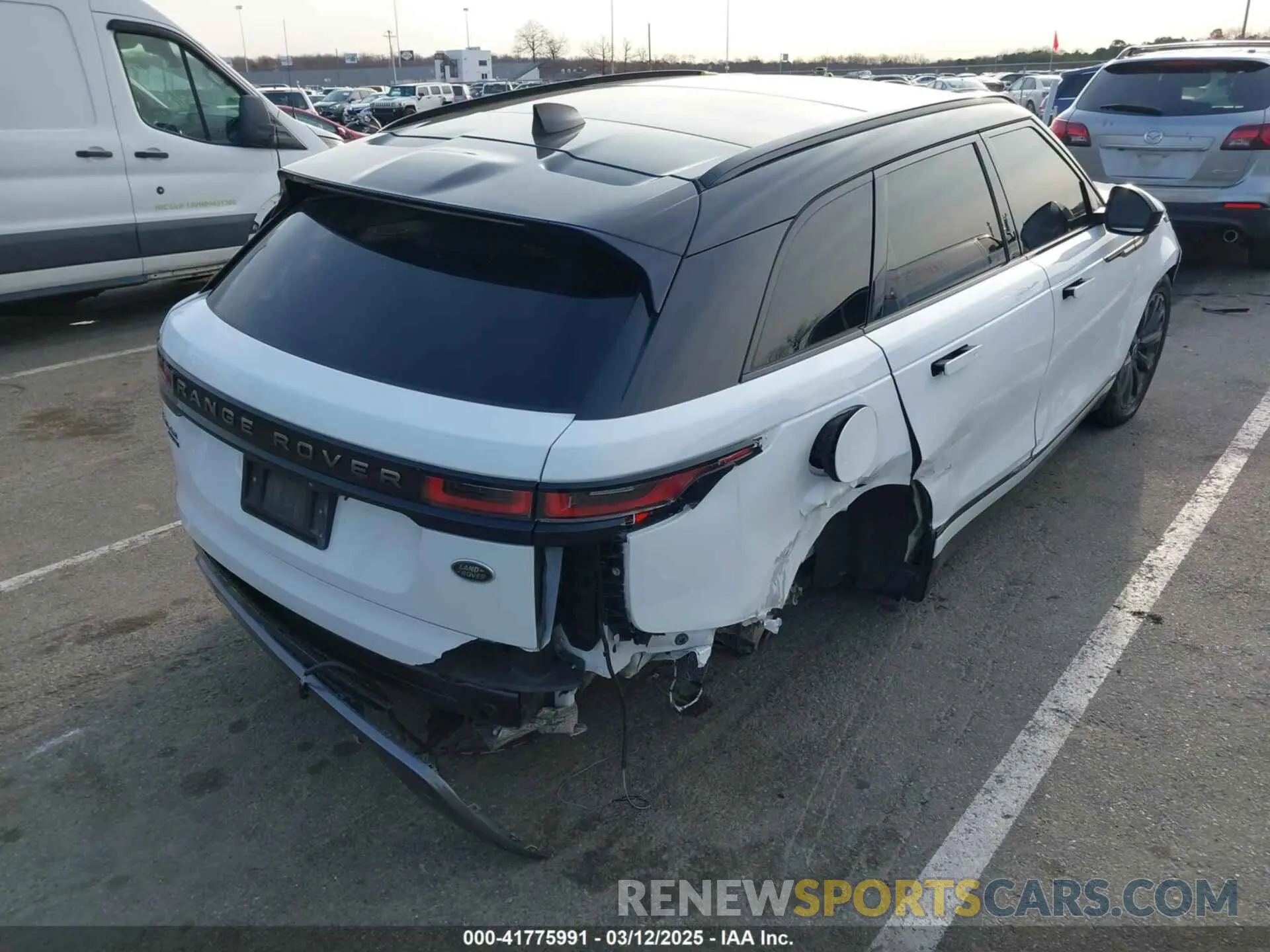 4 fotografías del automóvil dañado SALYL2EX9KA782364 LAND ROVER RANGE ROVER VELAR 2019
