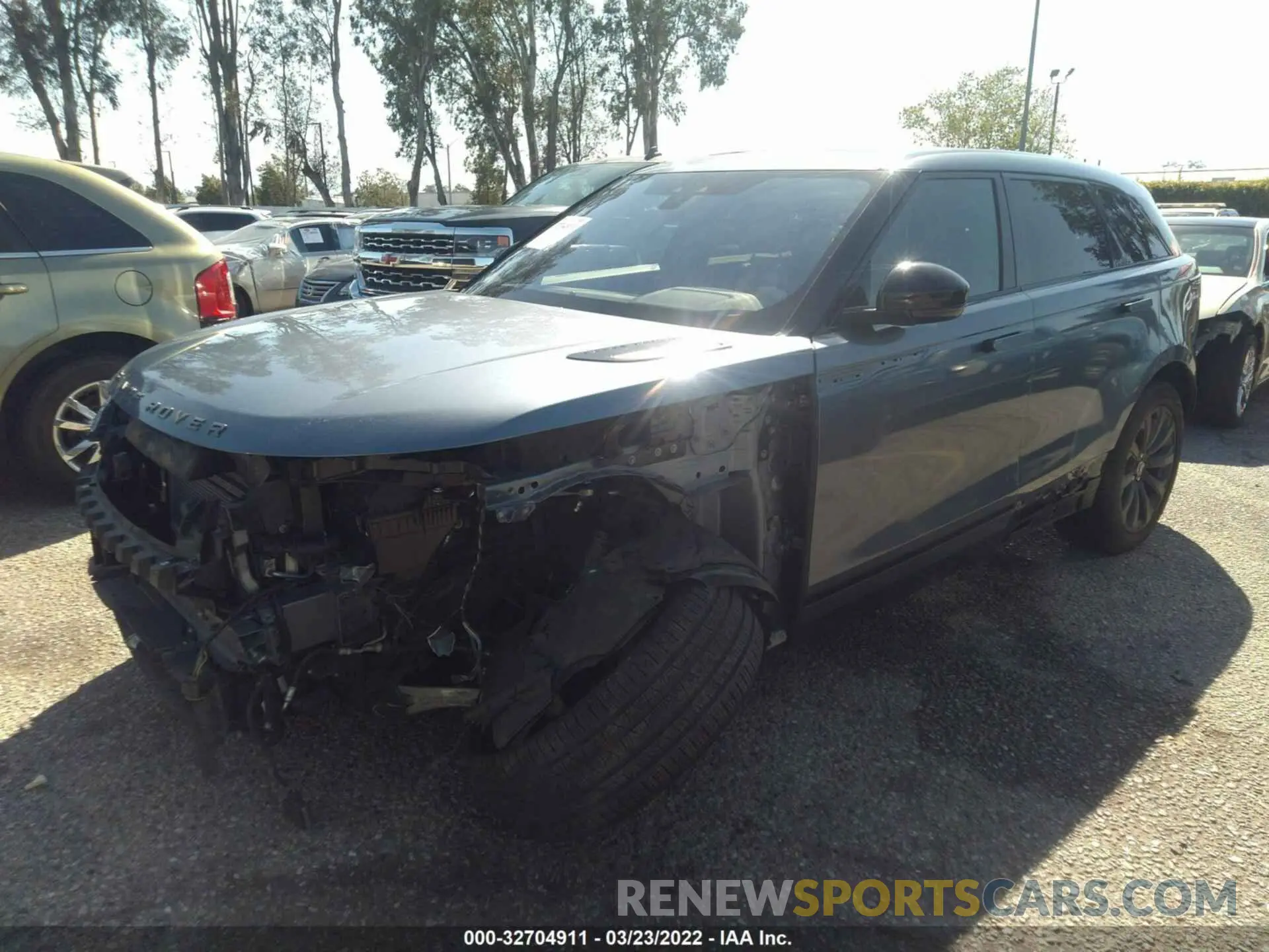 2 fotografías del automóvil dañado SALYL2EXXKA235121 LAND ROVER RANGE ROVER VELAR 2019