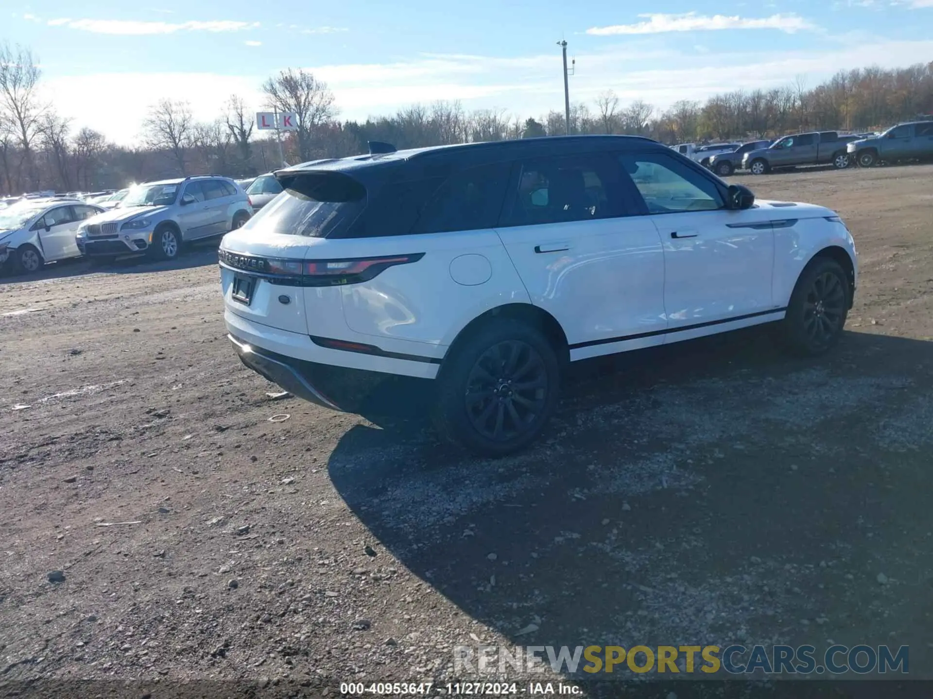 4 fotografías del automóvil dañado SALYL2EXXKA779831 LAND ROVER RANGE ROVER VELAR 2019