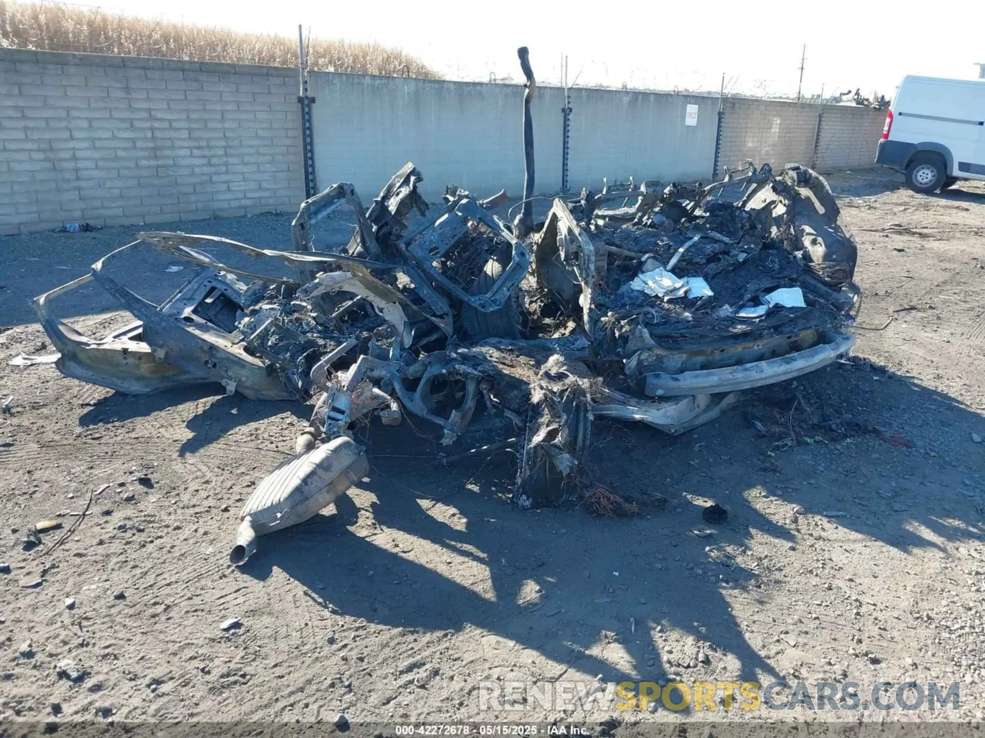 2 fotografías del automóvil dañado SALYL2FV8KA225815 LAND ROVER RANGE ROVER VELAR 2019