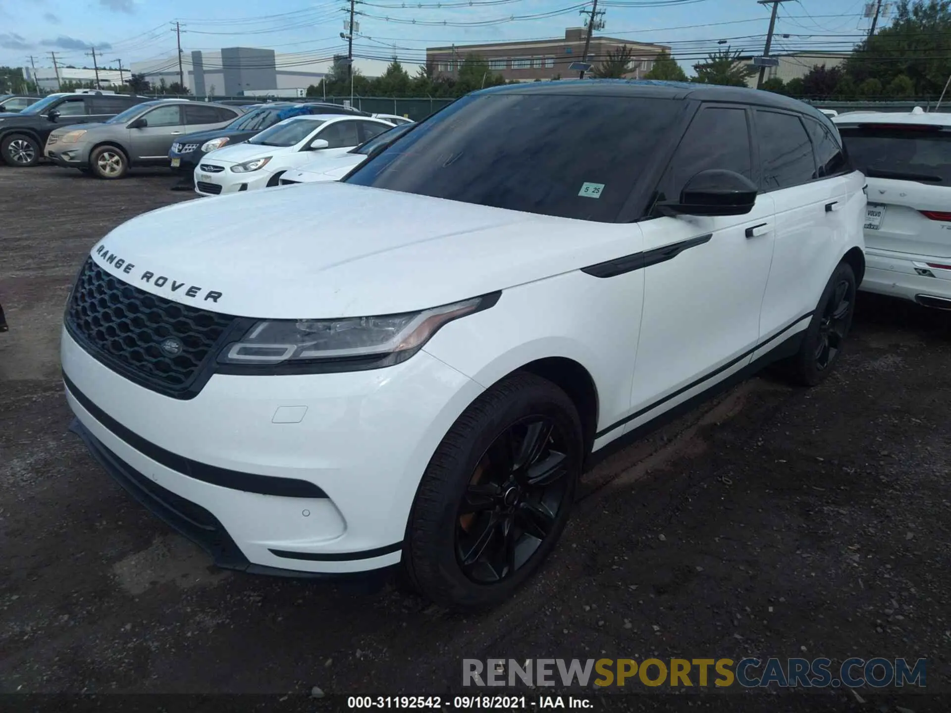 2 fotografías del automóvil dañado SALYB2EX0LA278001 LAND ROVER RANGE ROVER VELAR 2020