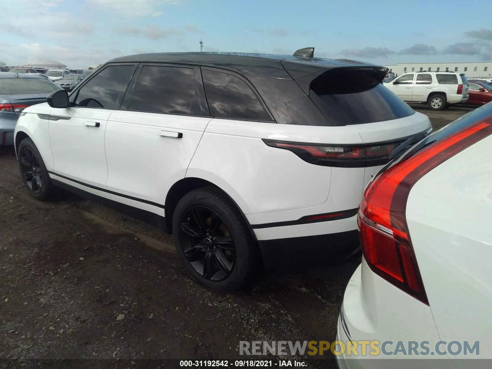 3 fotografías del automóvil dañado SALYB2EX0LA278001 LAND ROVER RANGE ROVER VELAR 2020