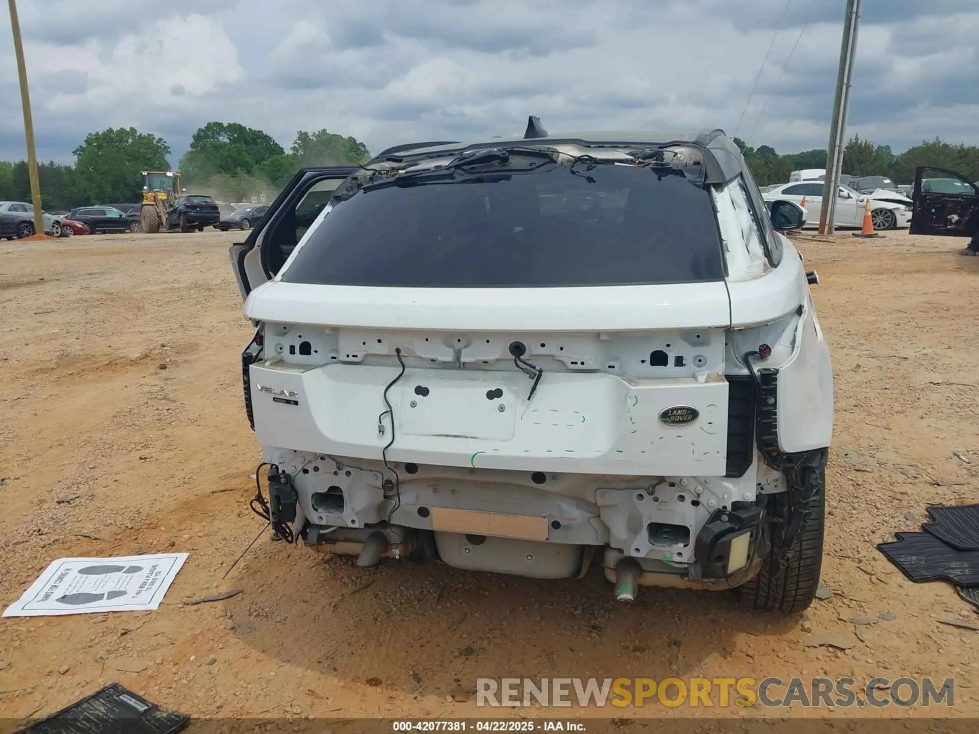 15 fotografías del automóvil dañado SALYB2EX3LA292863 LAND ROVER RANGE ROVER VELAR 2020