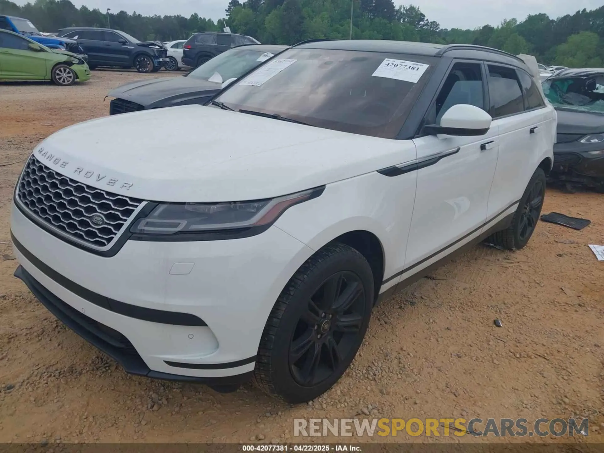 2 fotografías del automóvil dañado SALYB2EX3LA292863 LAND ROVER RANGE ROVER VELAR 2020