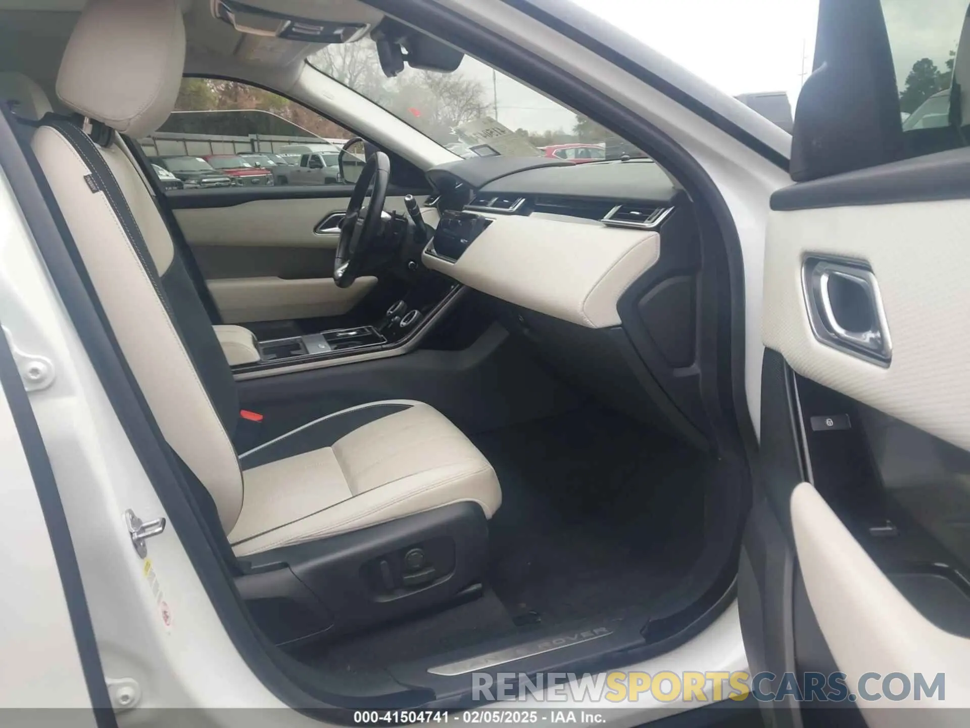 5 fotografías del automóvil dañado SALYB2EX4LA238438 LAND ROVER RANGE ROVER VELAR 2020