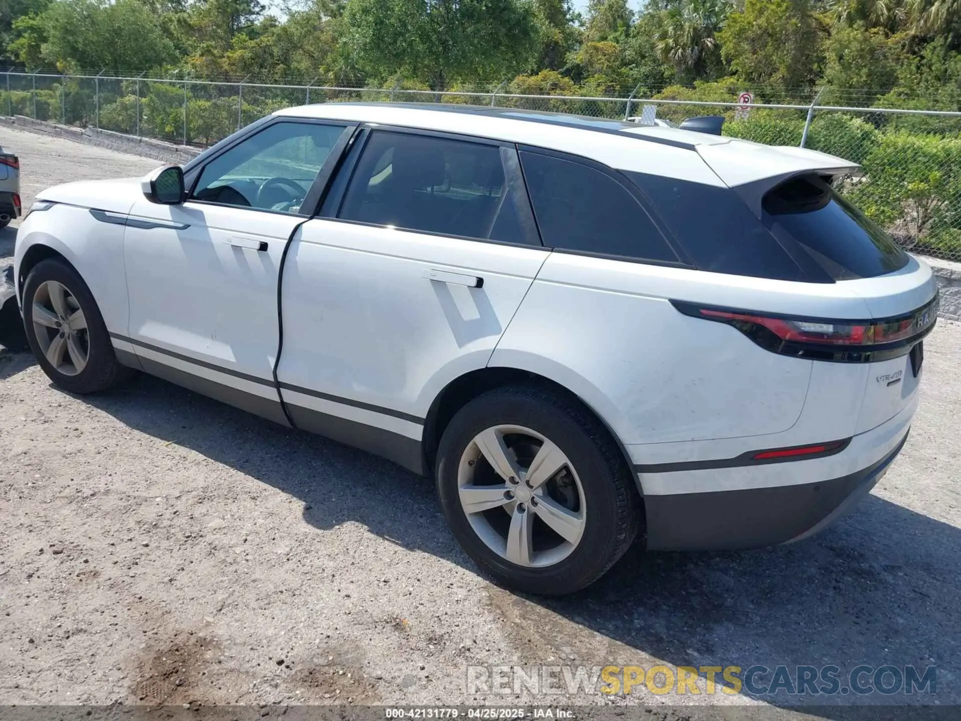 3 fotografías del automóvil dañado SALYB2EX7LA252141 LAND ROVER RANGE ROVER VELAR 2020