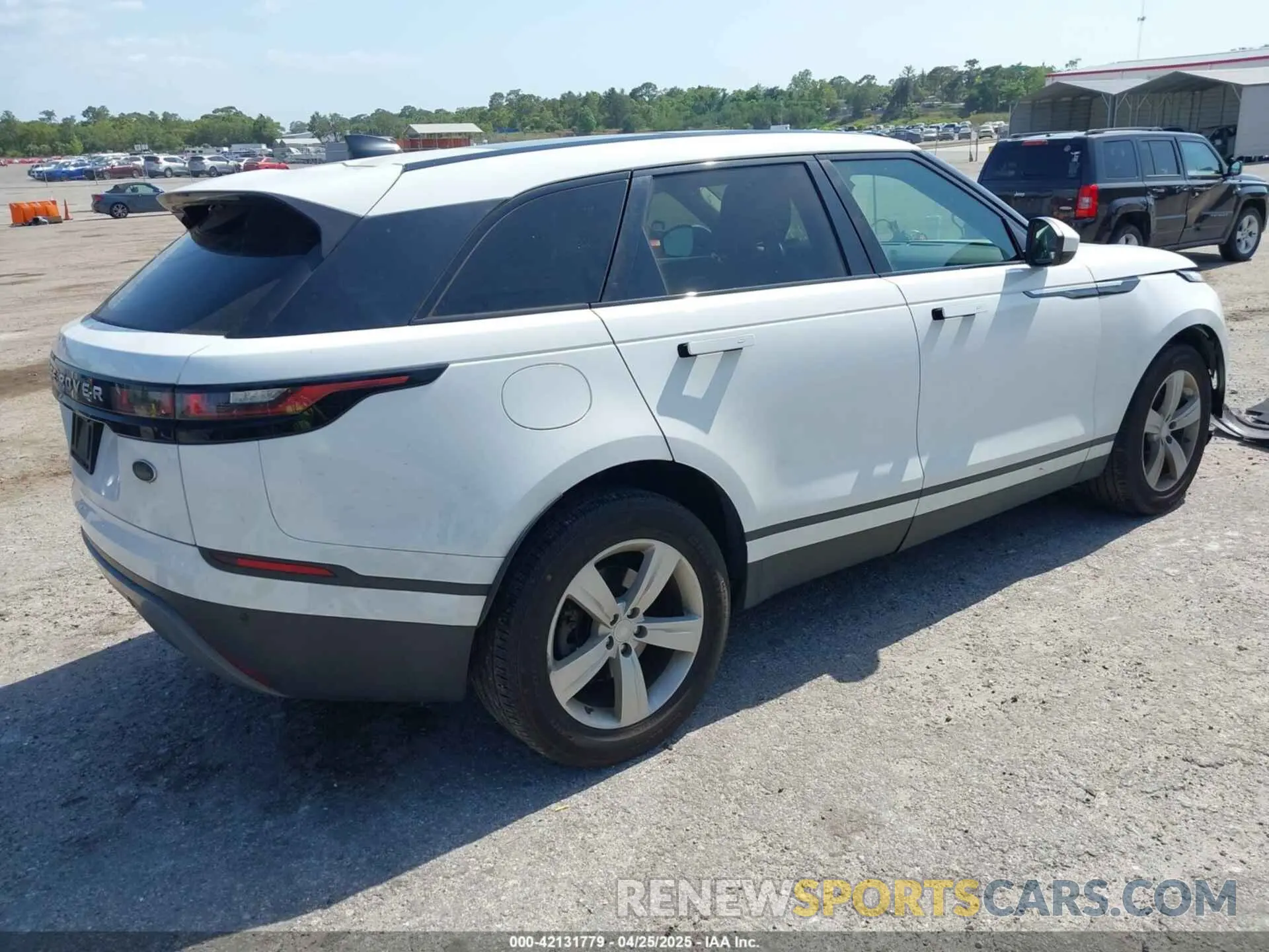 4 fotografías del automóvil dañado SALYB2EX7LA252141 LAND ROVER RANGE ROVER VELAR 2020