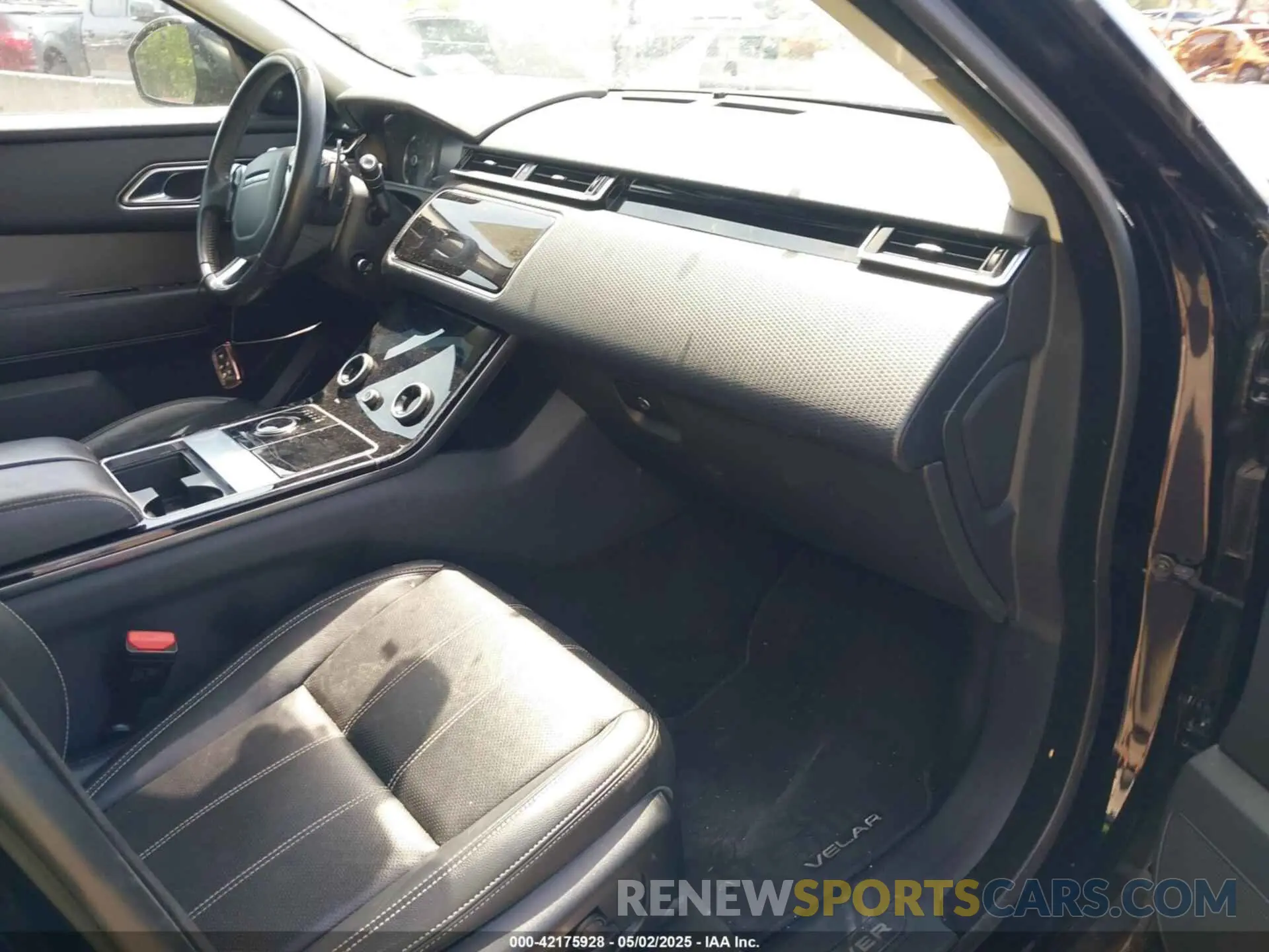 5 fotografías del automóvil dañado SALYB2EX8LA265495 LAND ROVER RANGE ROVER VELAR 2020