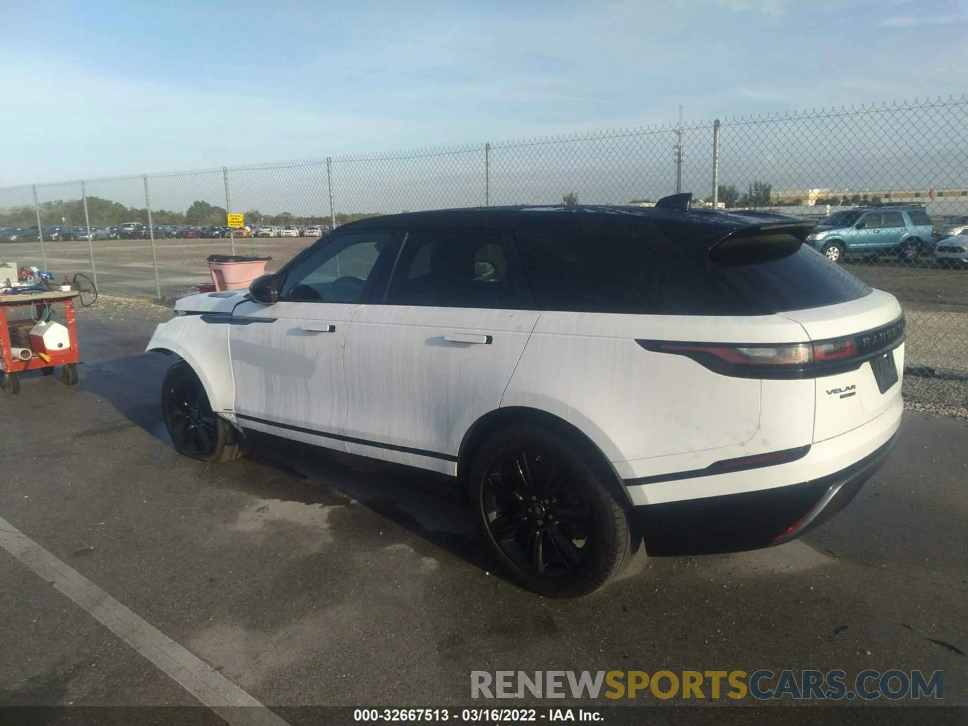 3 fotografías del automóvil dañado SALYK2EX1LA295020 LAND ROVER RANGE ROVER VELAR 2020