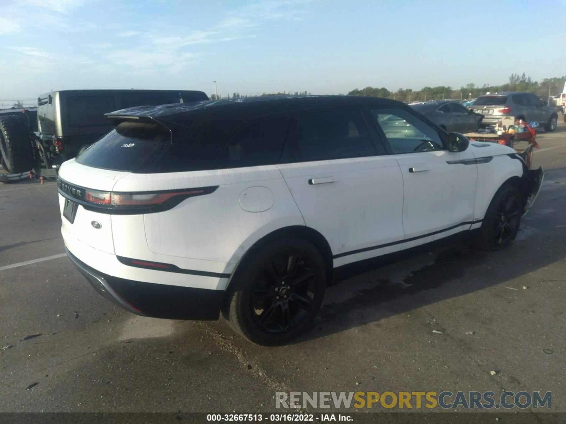 4 fotografías del automóvil dañado SALYK2EX1LA295020 LAND ROVER RANGE ROVER VELAR 2020