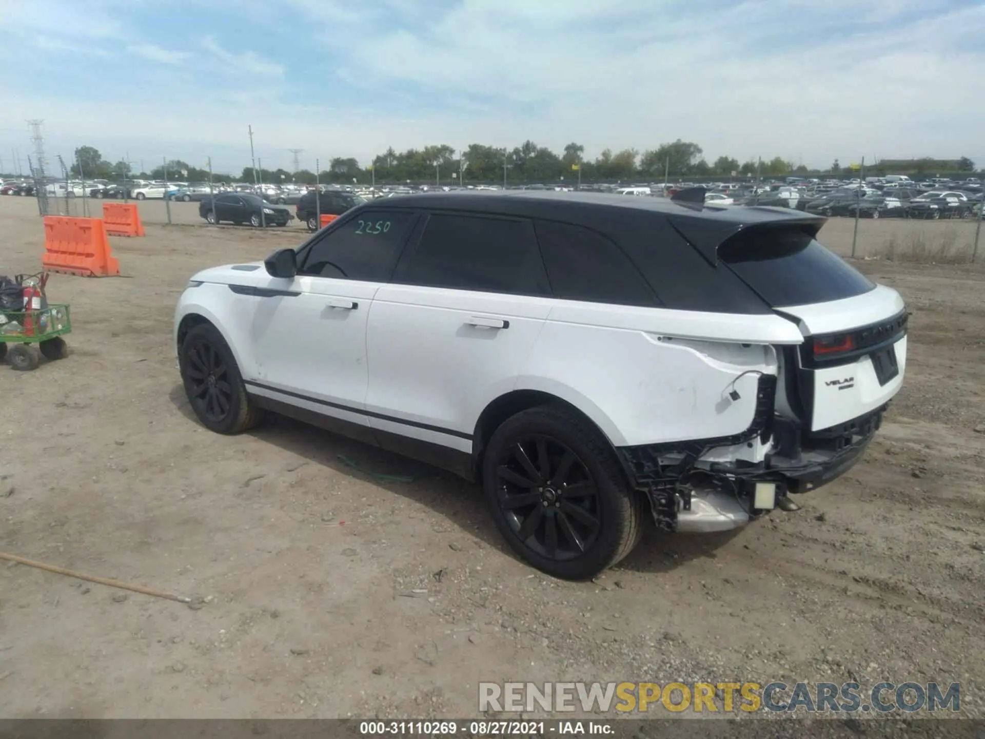 3 fotografías del automóvil dañado SALYK2EX2LA238051 LAND ROVER RANGE ROVER VELAR 2020
