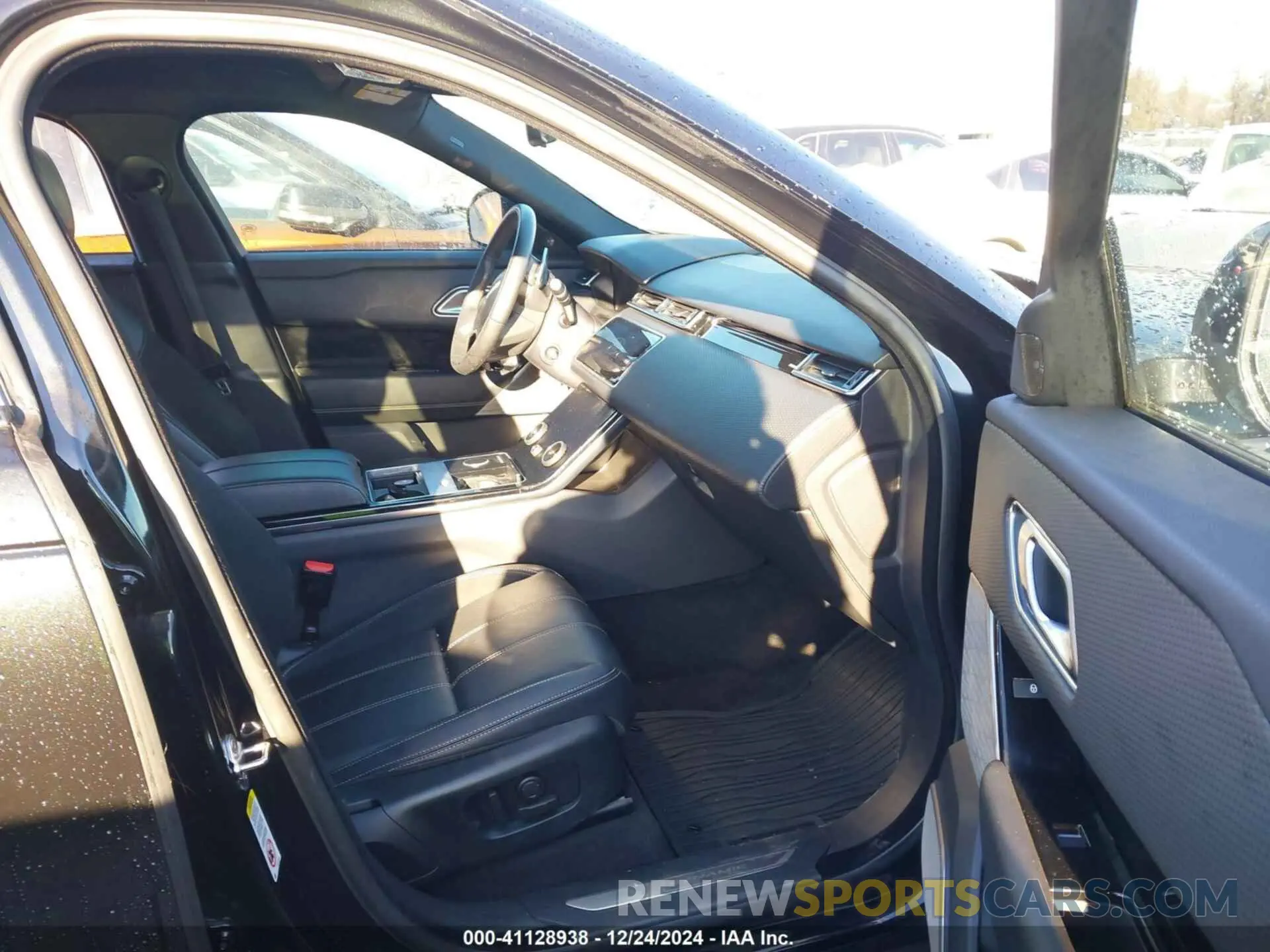 5 fotografías del automóvil dañado SALYK2EX2LA240334 LAND ROVER RANGE ROVER VELAR 2020