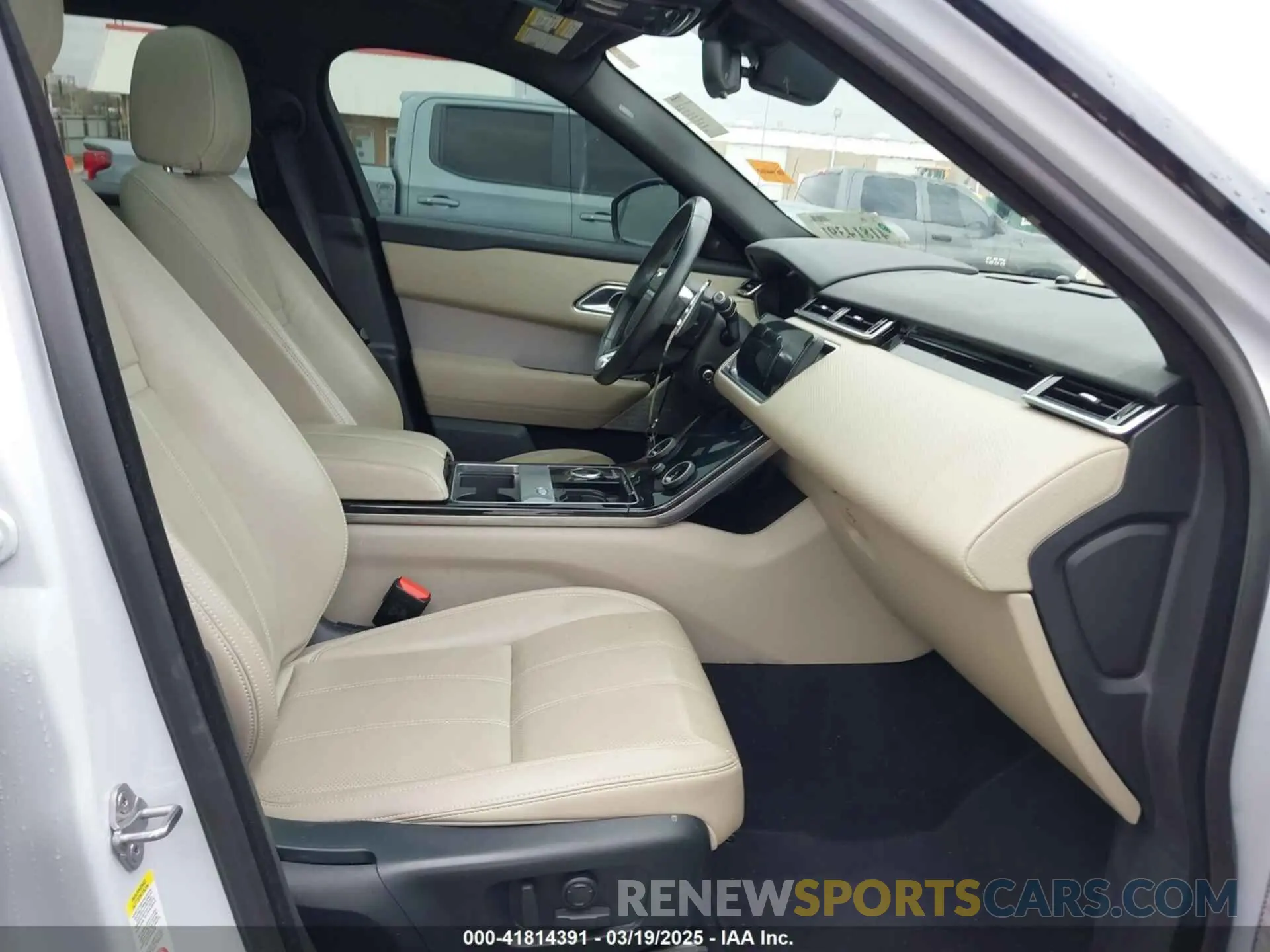 5 fotografías del automóvil dañado SALYK2EX3LA291471 LAND ROVER RANGE ROVER VELAR 2020