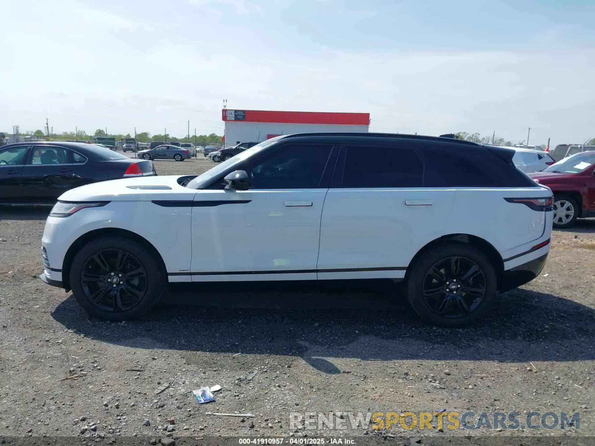 14 fotografías del automóvil dañado SALYK2EX4LA272072 LAND ROVER RANGE ROVER VELAR 2020