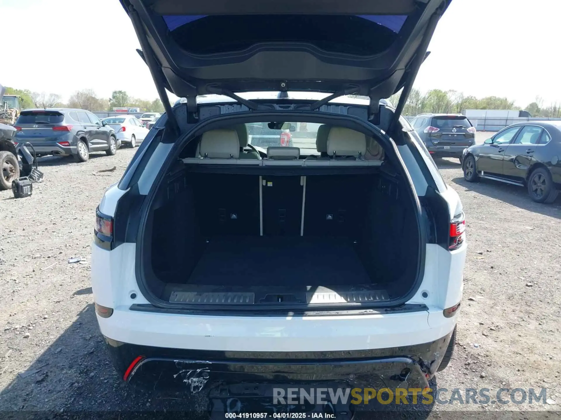 17 fotografías del automóvil dañado SALYK2EX4LA272072 LAND ROVER RANGE ROVER VELAR 2020