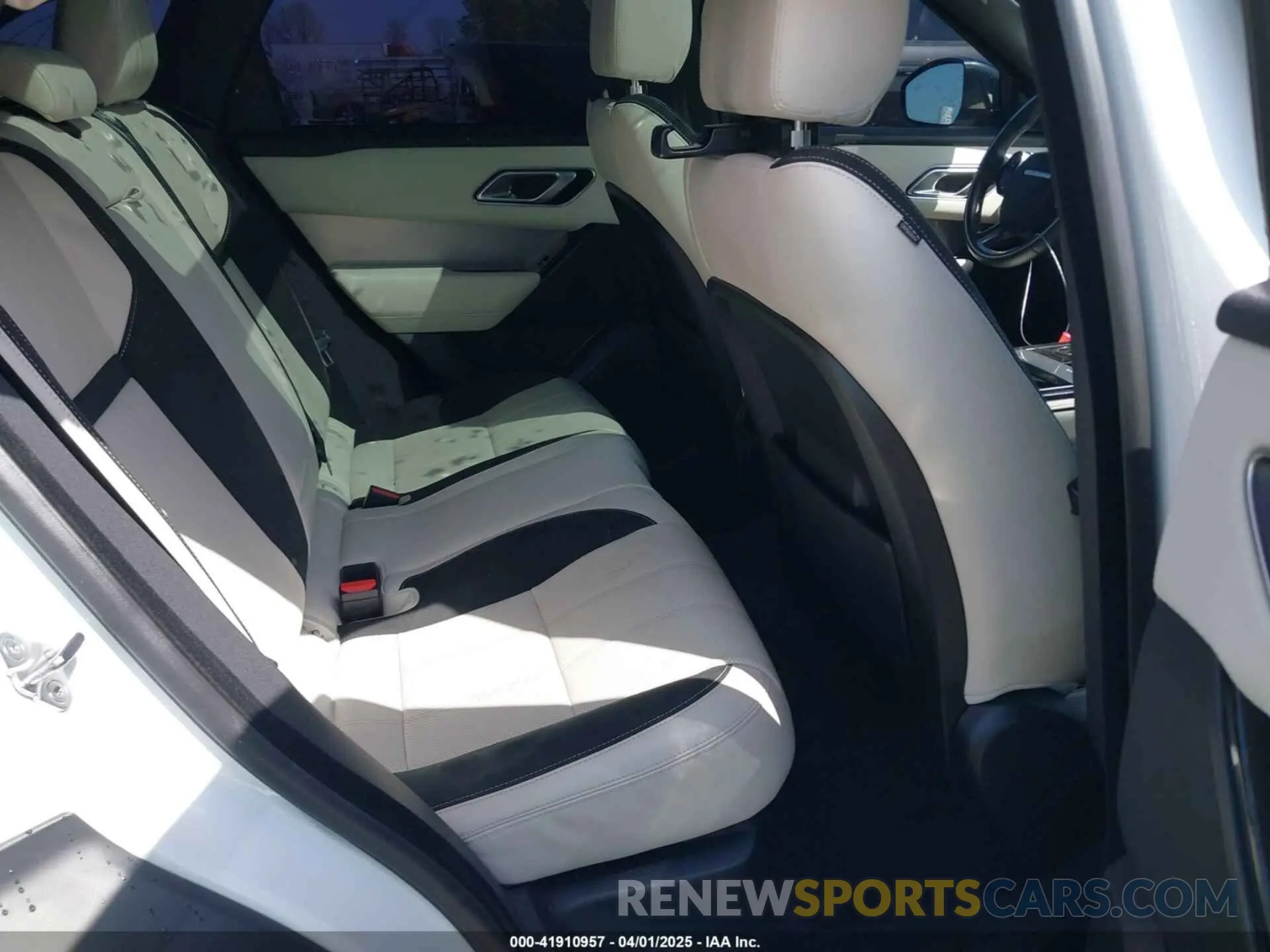 8 fotografías del automóvil dañado SALYK2EX4LA272072 LAND ROVER RANGE ROVER VELAR 2020