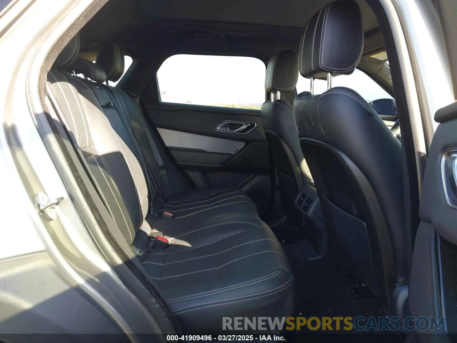 8 fotografías del automóvil dañado SALYK2EX5LA296087 LAND ROVER RANGE ROVER VELAR 2020