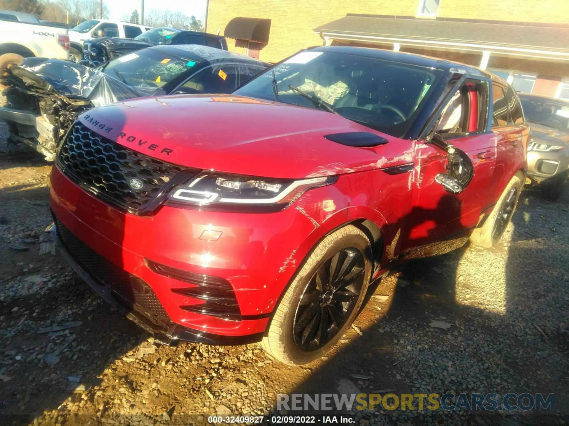 2 fotografías del automóvil dañado SALYK2EX6LA283994 LAND ROVER RANGE ROVER VELAR 2020