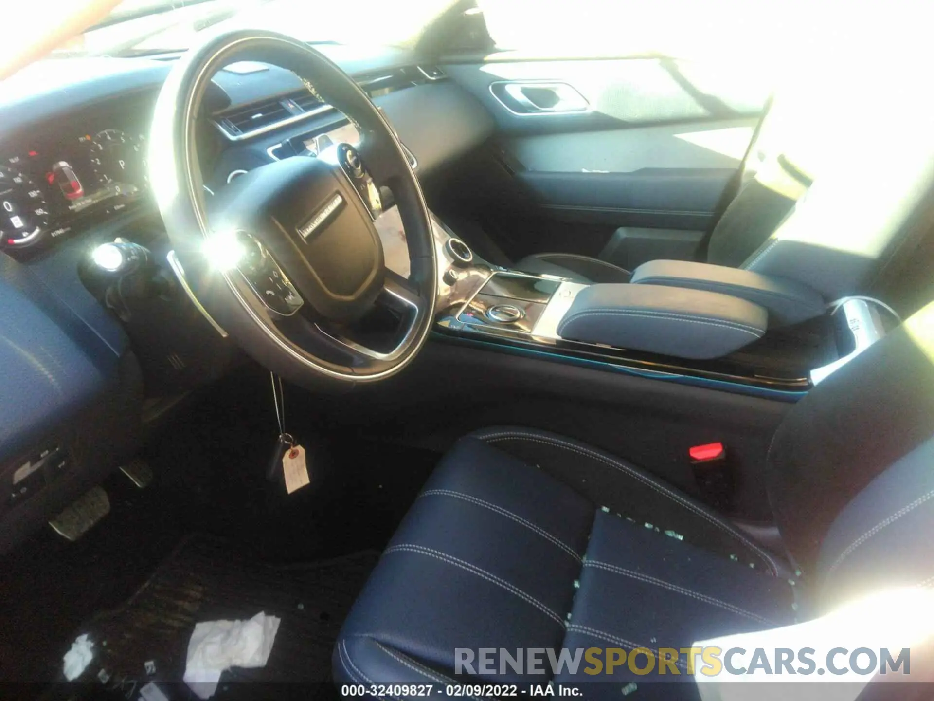 5 fotografías del automóvil dañado SALYK2EX6LA283994 LAND ROVER RANGE ROVER VELAR 2020