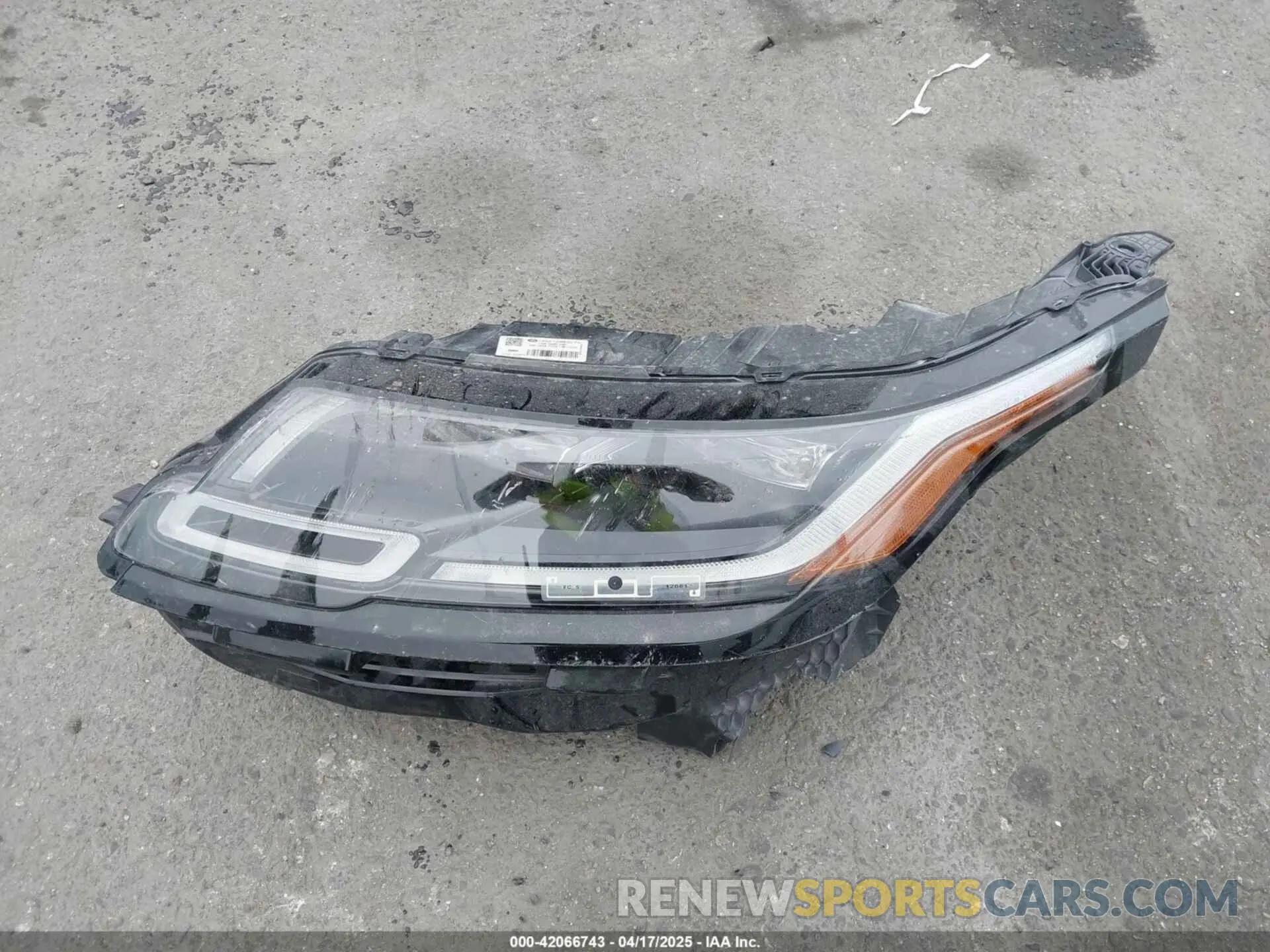 12 fotografías del automóvil dañado SALYK2EX7LA242015 LAND ROVER RANGE ROVER VELAR 2020