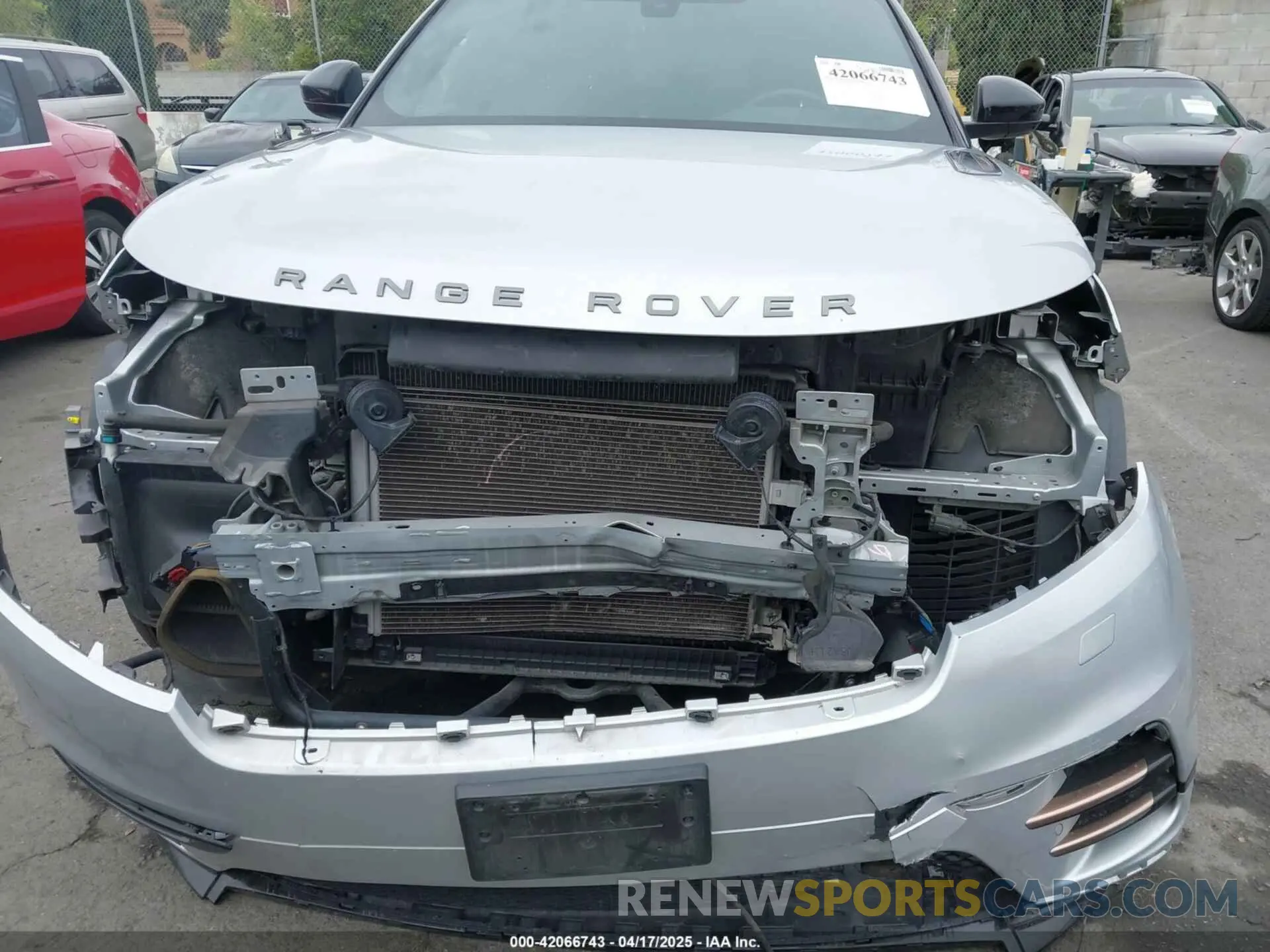 6 fotografías del automóvil dañado SALYK2EX7LA242015 LAND ROVER RANGE ROVER VELAR 2020