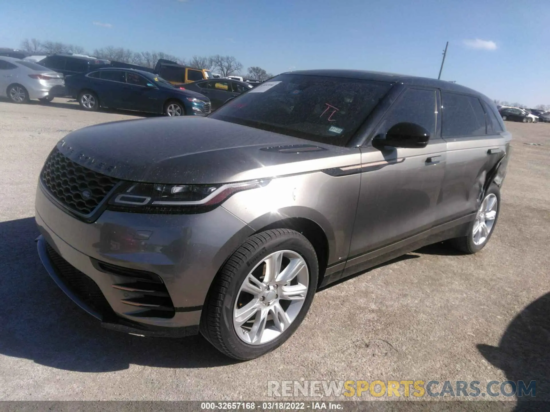 2 fotografías del automóvil dañado SALYK2EX8LA237986 LAND ROVER RANGE ROVER VELAR 2020