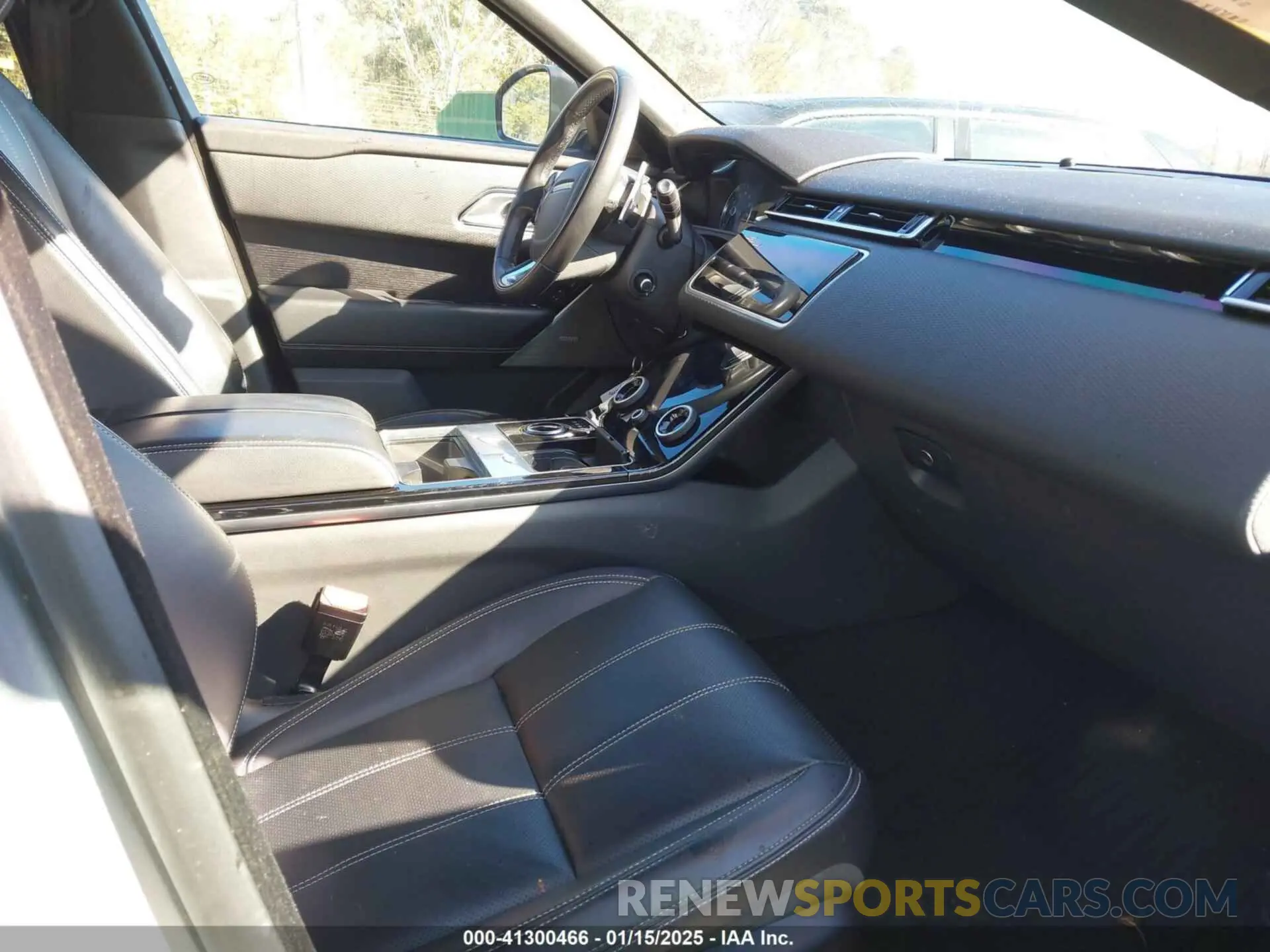 5 fotografías del automóvil dañado SALYK2EX9LA275226 LAND ROVER RANGE ROVER VELAR 2020