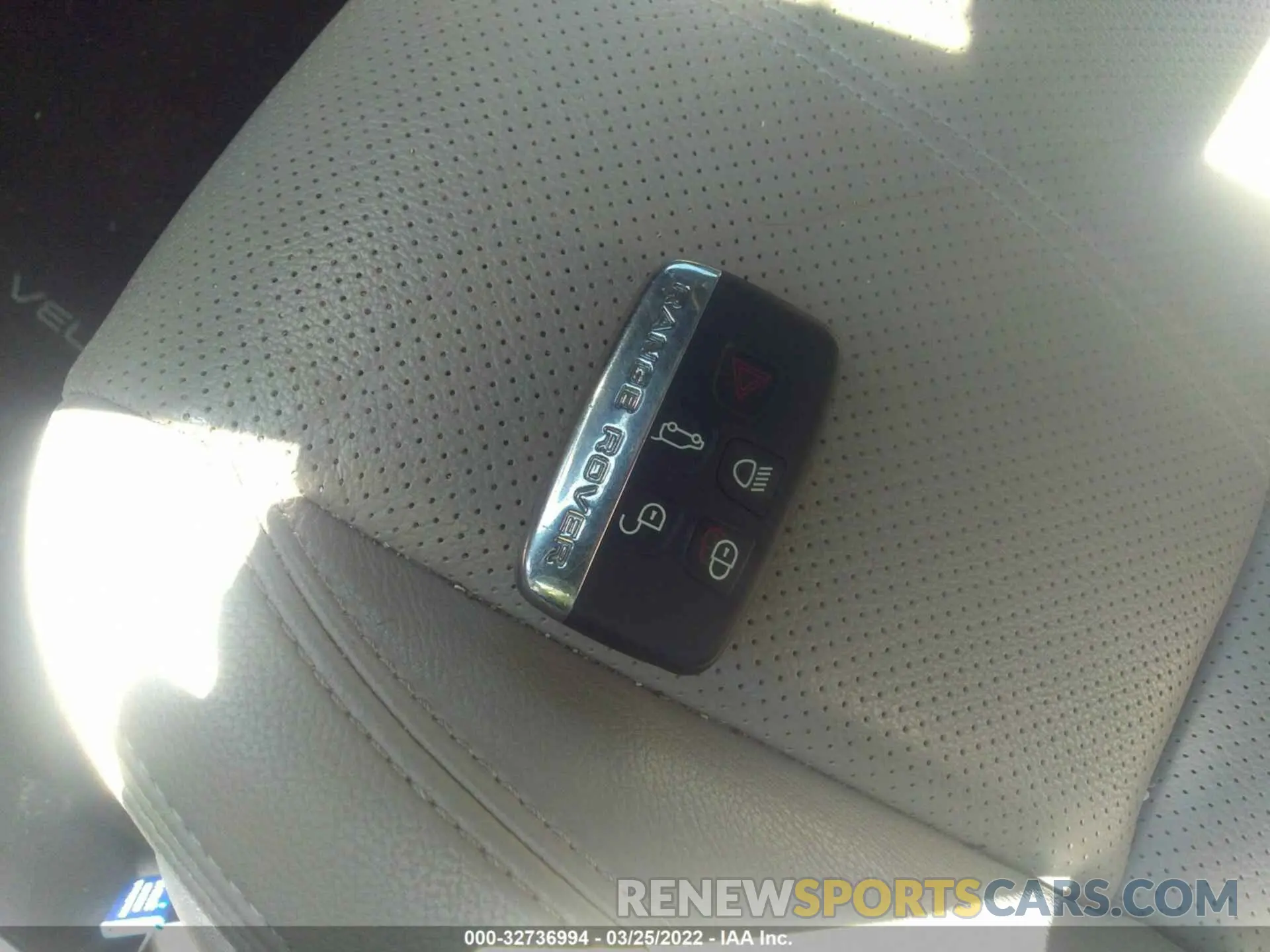 11 fotografías del automóvil dañado SALYK2EXXLA253445 LAND ROVER RANGE ROVER VELAR 2020