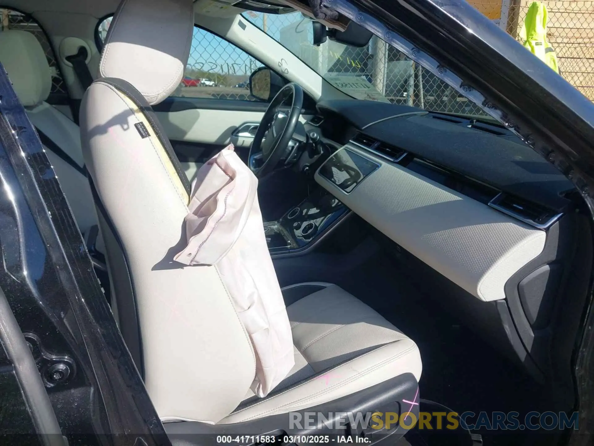 5 fotografías del automóvil dañado SALYK2FV7LA249589 LAND ROVER RANGE ROVER VELAR 2020