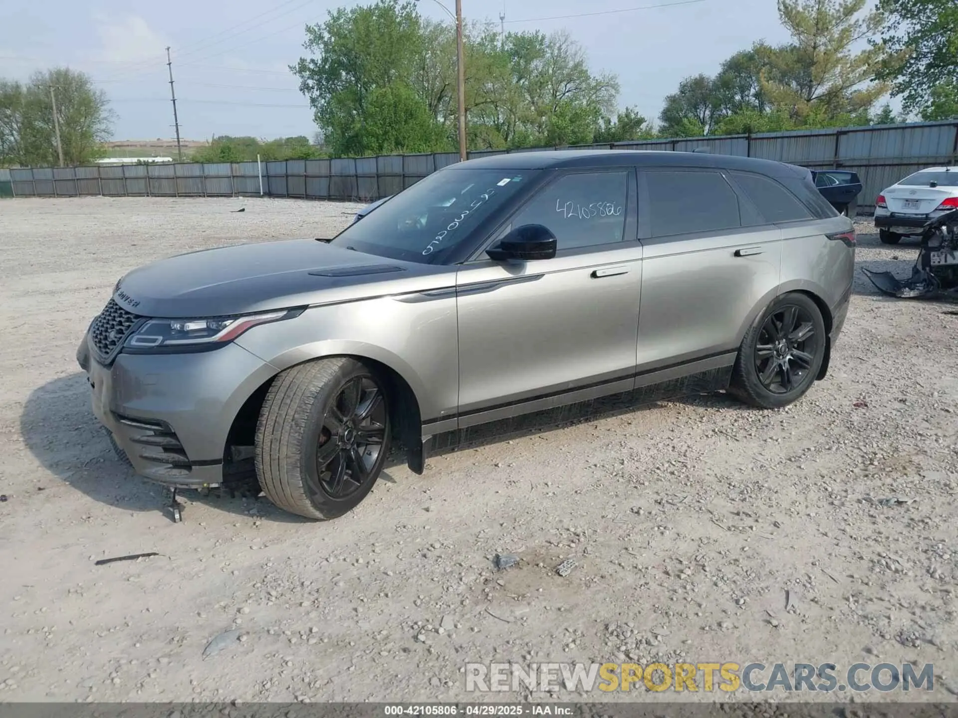 2 fotografías del automóvil dañado SALYK2FV8LA243025 LAND ROVER RANGE ROVER VELAR 2020