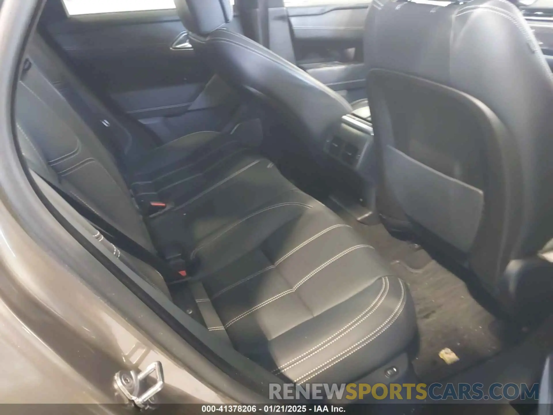 8 fotografías del automóvil dañado SALYM2EV0LA239787 LAND ROVER RANGE ROVER VELAR 2020