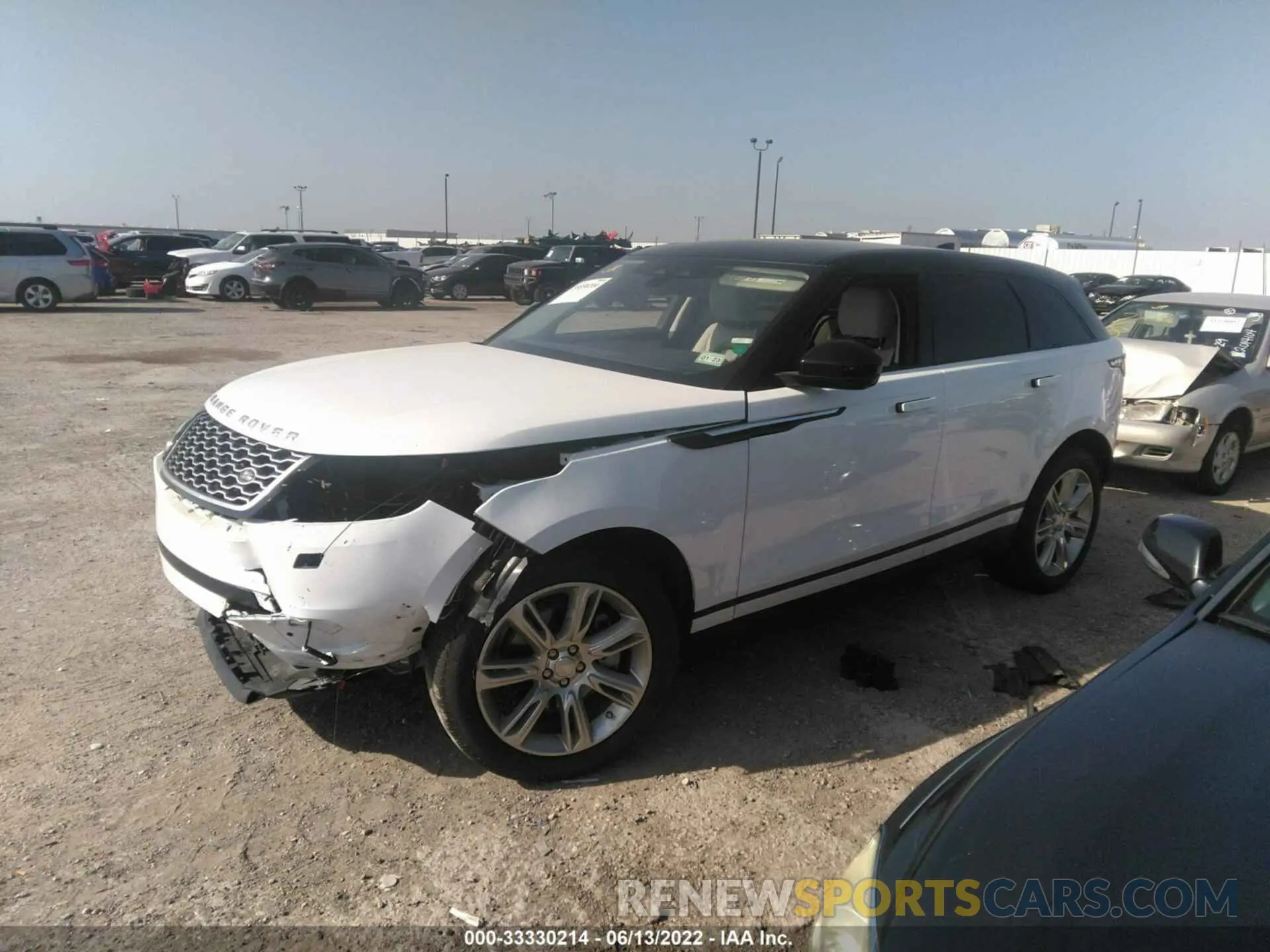 2 fotografías del automóvil dañado SALYJ2EX5MA299009 LAND ROVER RANGE ROVER VELAR 2021