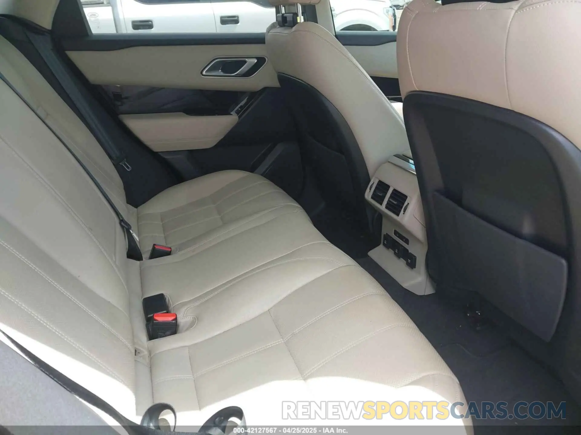 8 fotografías del automóvil dañado SALYJ2EX6MA317761 LAND ROVER RANGE ROVER VELAR 2021