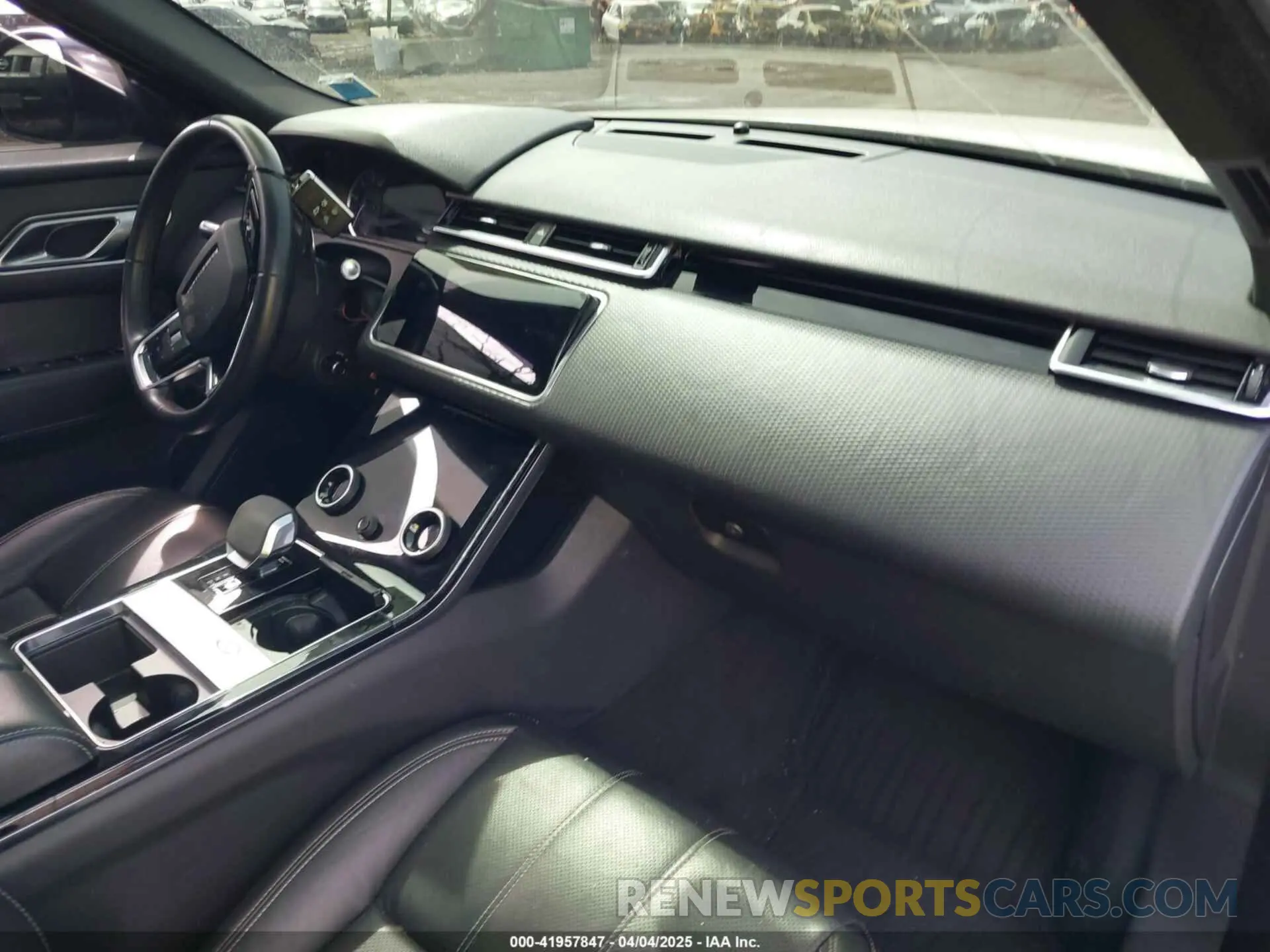5 fotografías del automóvil dañado SALYJ2EX7MA314254 LAND ROVER RANGE ROVER VELAR 2021