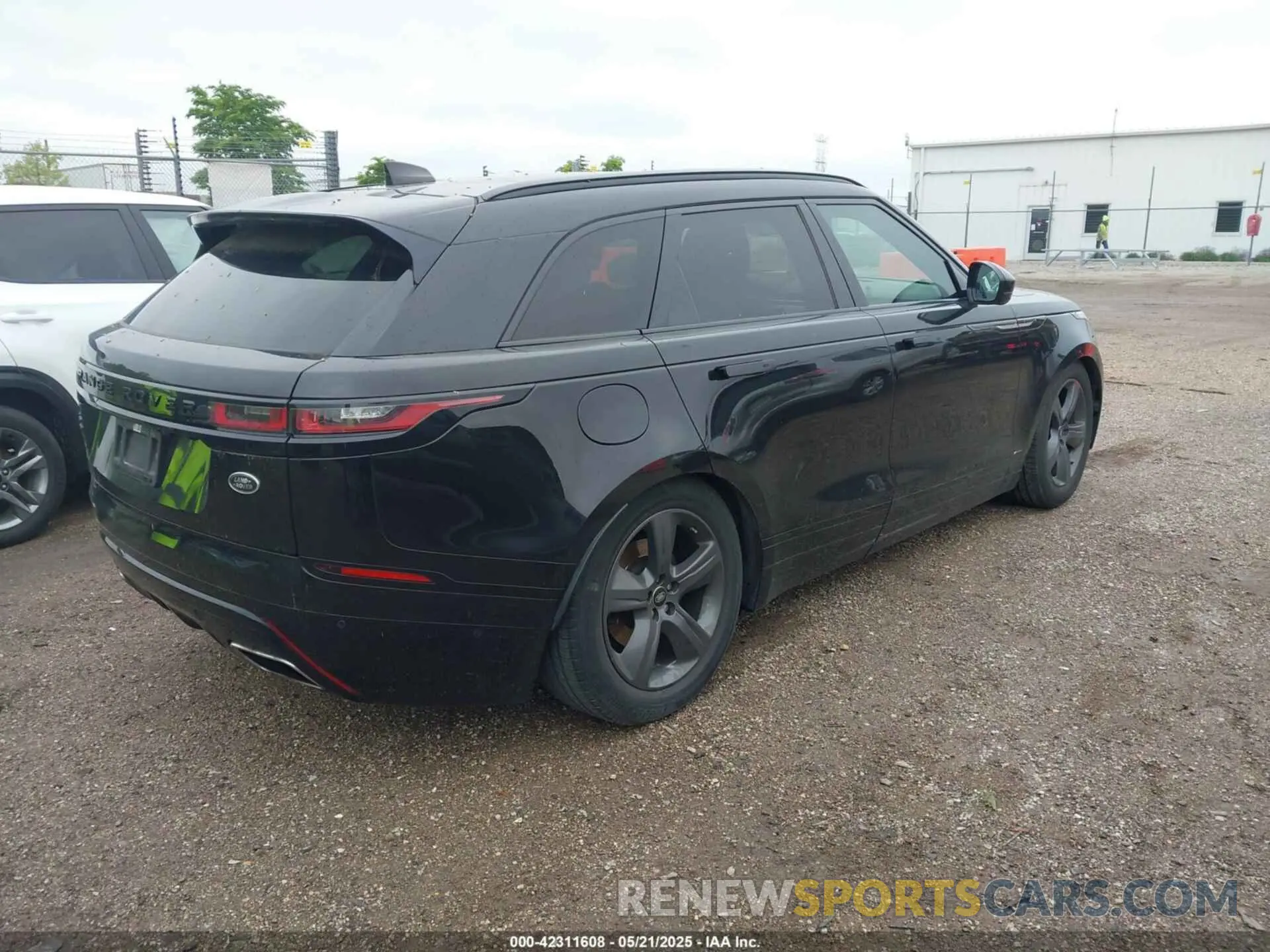 4 fotografías del automóvil dañado SALYT2EU0MA299368 LAND ROVER RANGE ROVER VELAR 2021