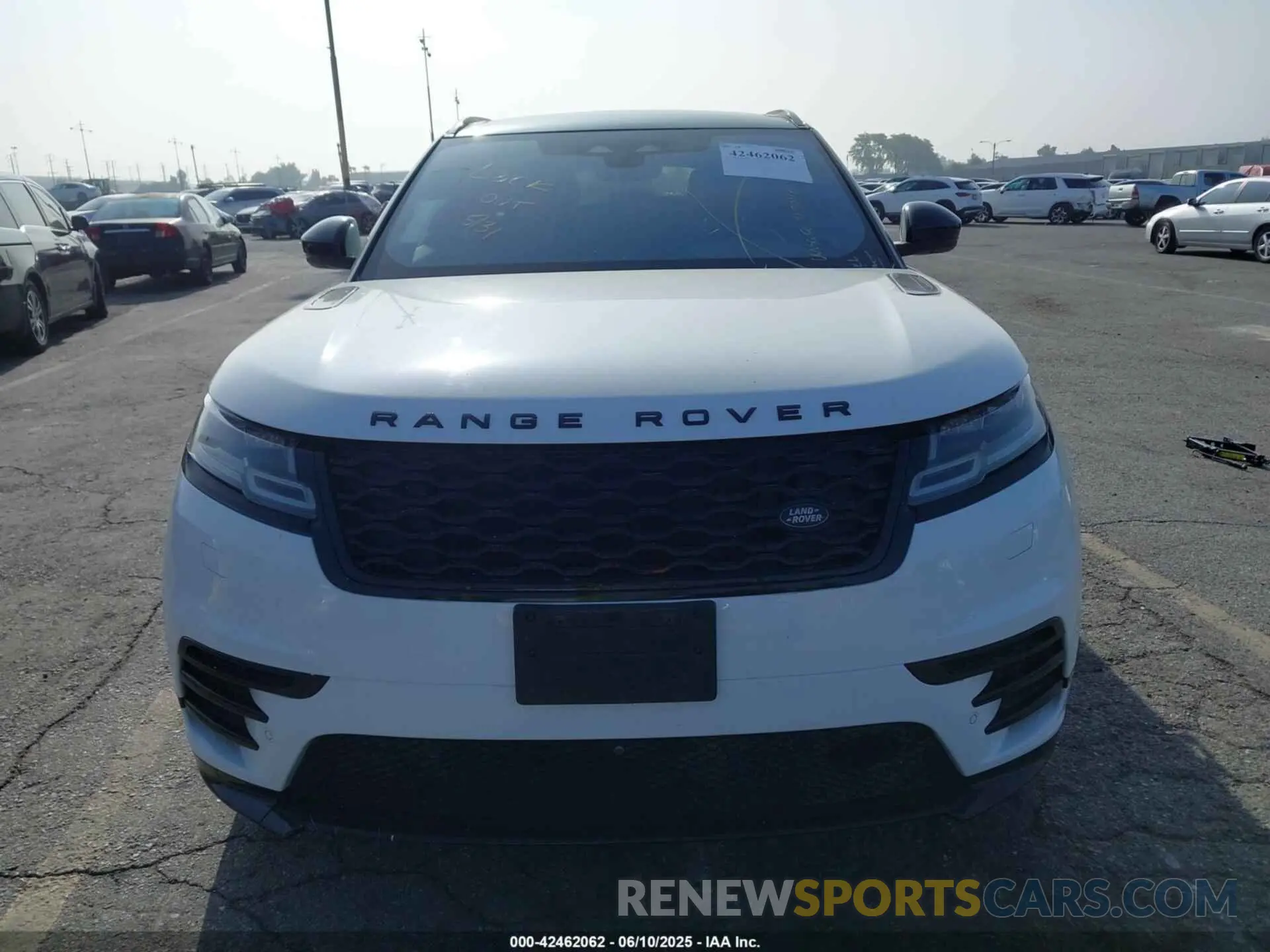 12 fotografías del automóvil dañado SALYT2EU2MA320866 LAND ROVER RANGE ROVER VELAR 2021