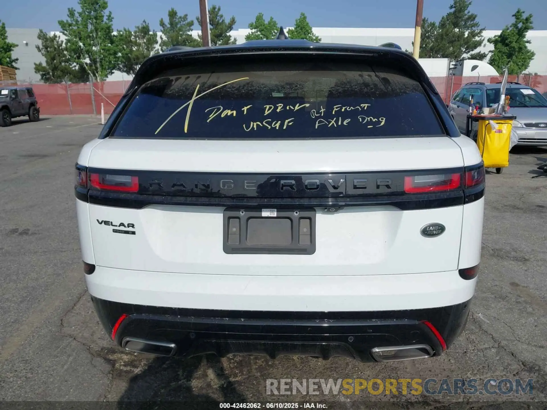 16 fotografías del automóvil dañado SALYT2EU2MA320866 LAND ROVER RANGE ROVER VELAR 2021