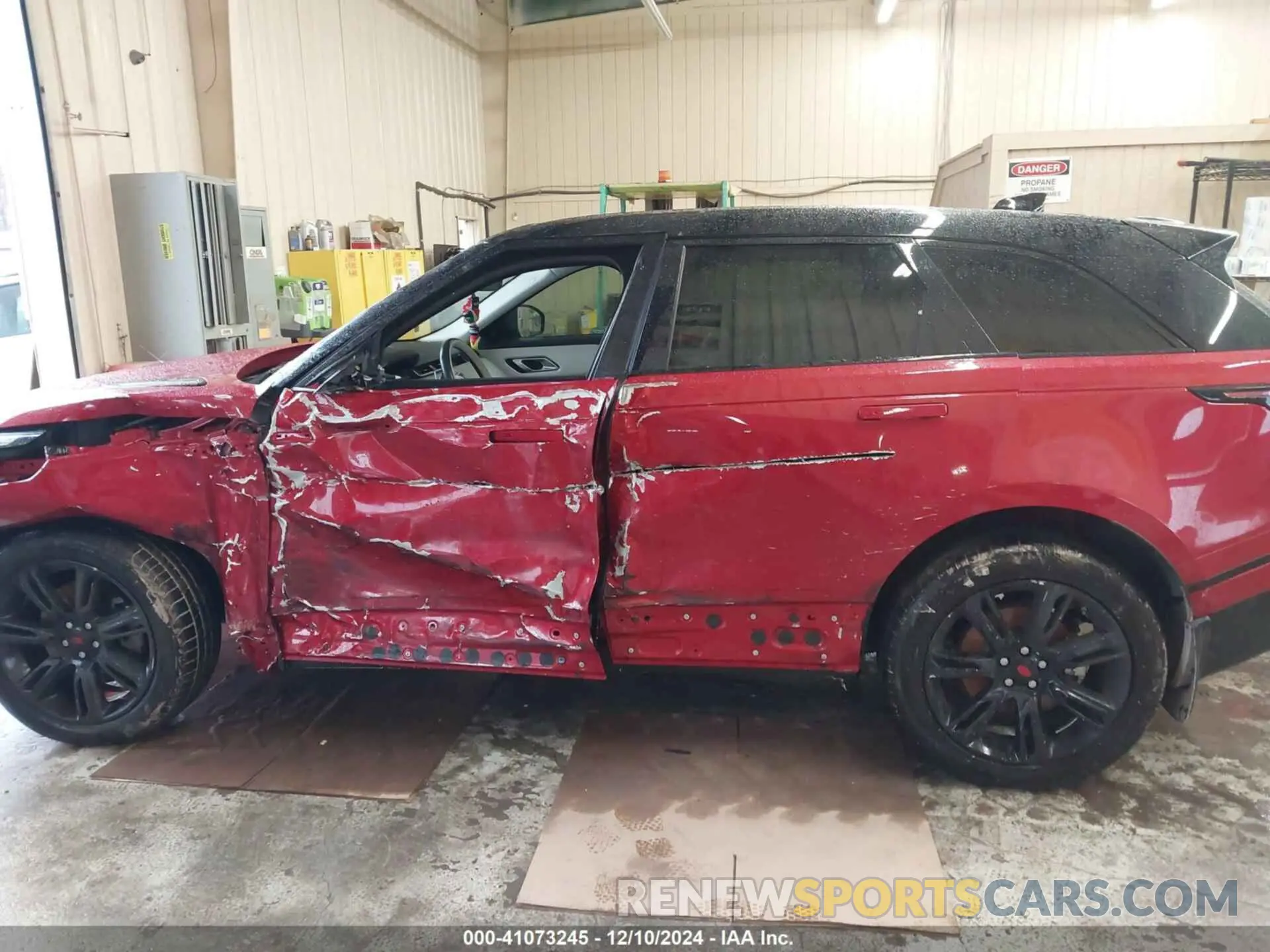 14 fotografías del automóvil dañado SALYT2EX4MA311015 LAND ROVER RANGE ROVER VELAR 2021