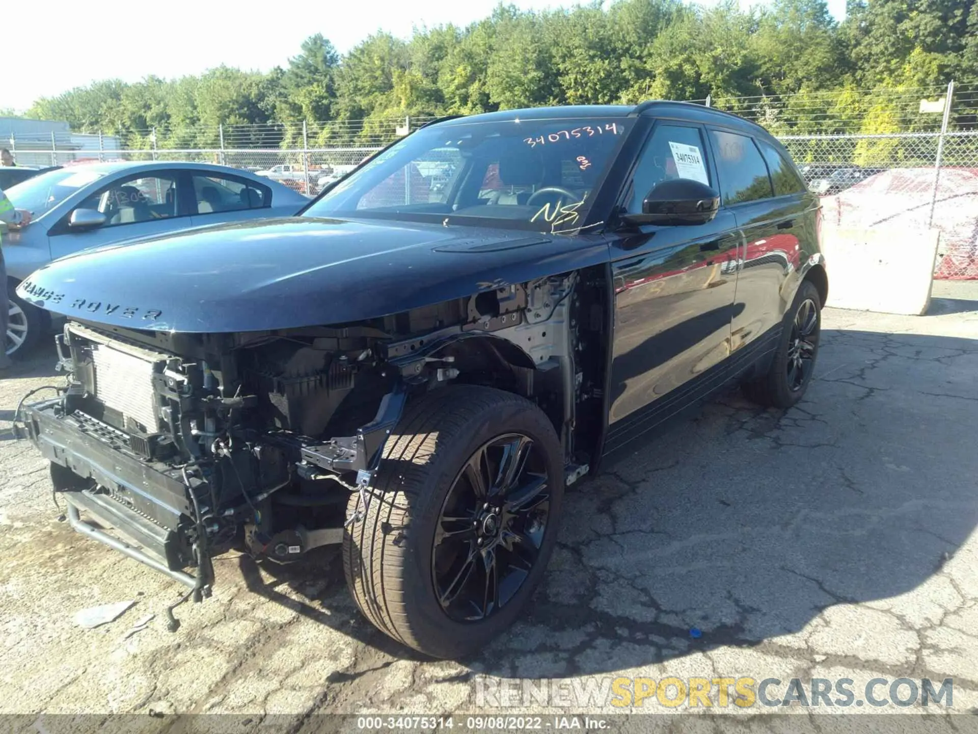 2 fotografías del automóvil dañado SALYT2EX9MA316260 LAND ROVER RANGE ROVER VELAR 2021