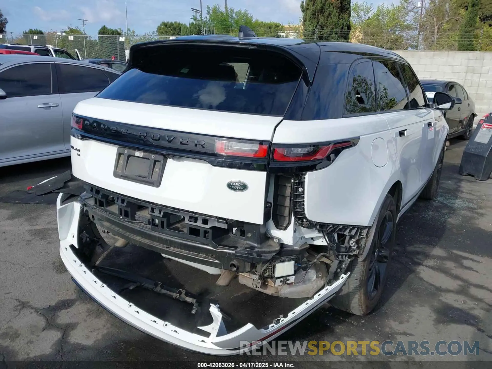 4 fotografías del automóvil dañado SALYT2EXXMA316087 LAND ROVER RANGE ROVER VELAR 2021
