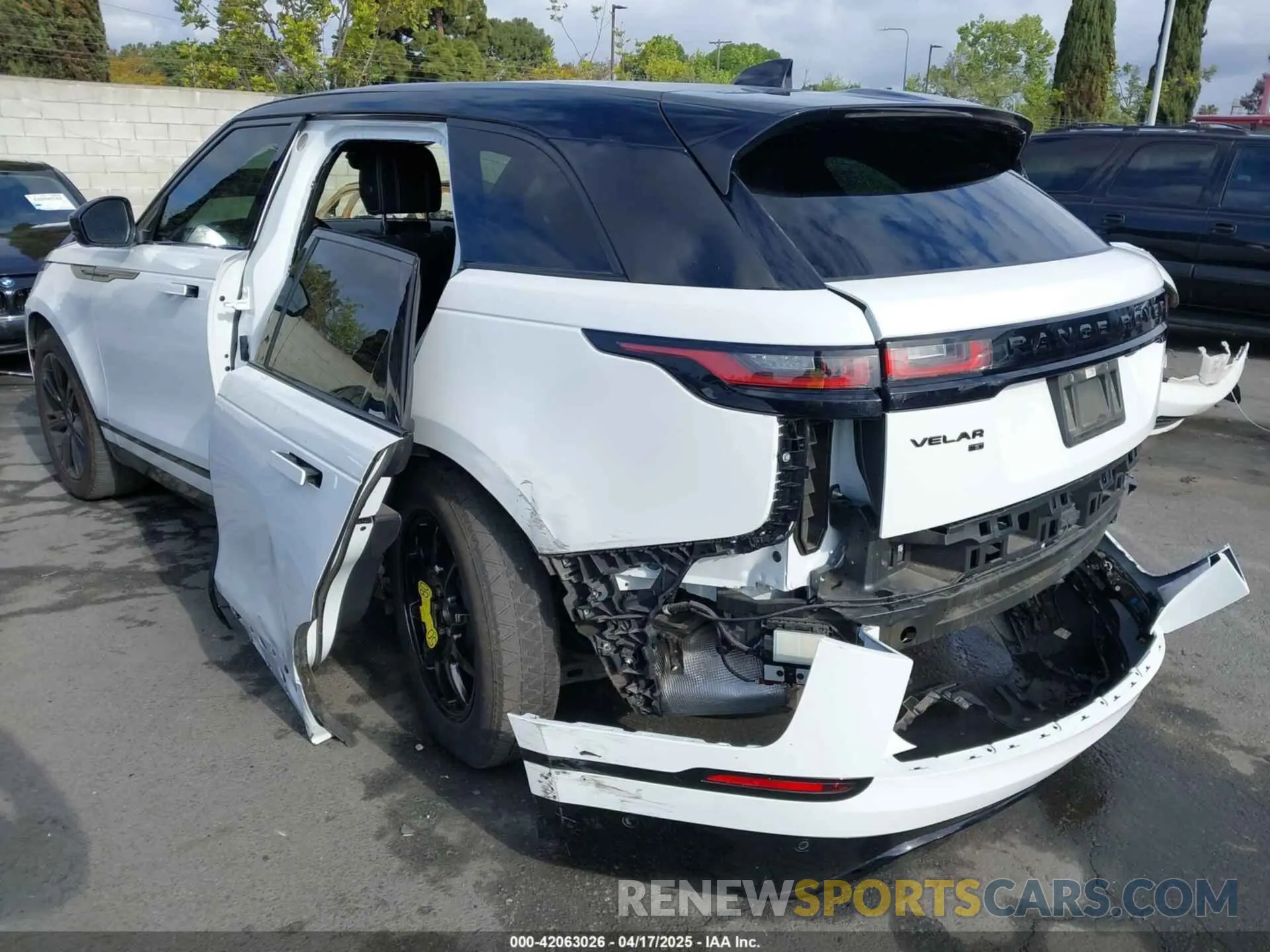6 fotografías del automóvil dañado SALYT2EXXMA316087 LAND ROVER RANGE ROVER VELAR 2021