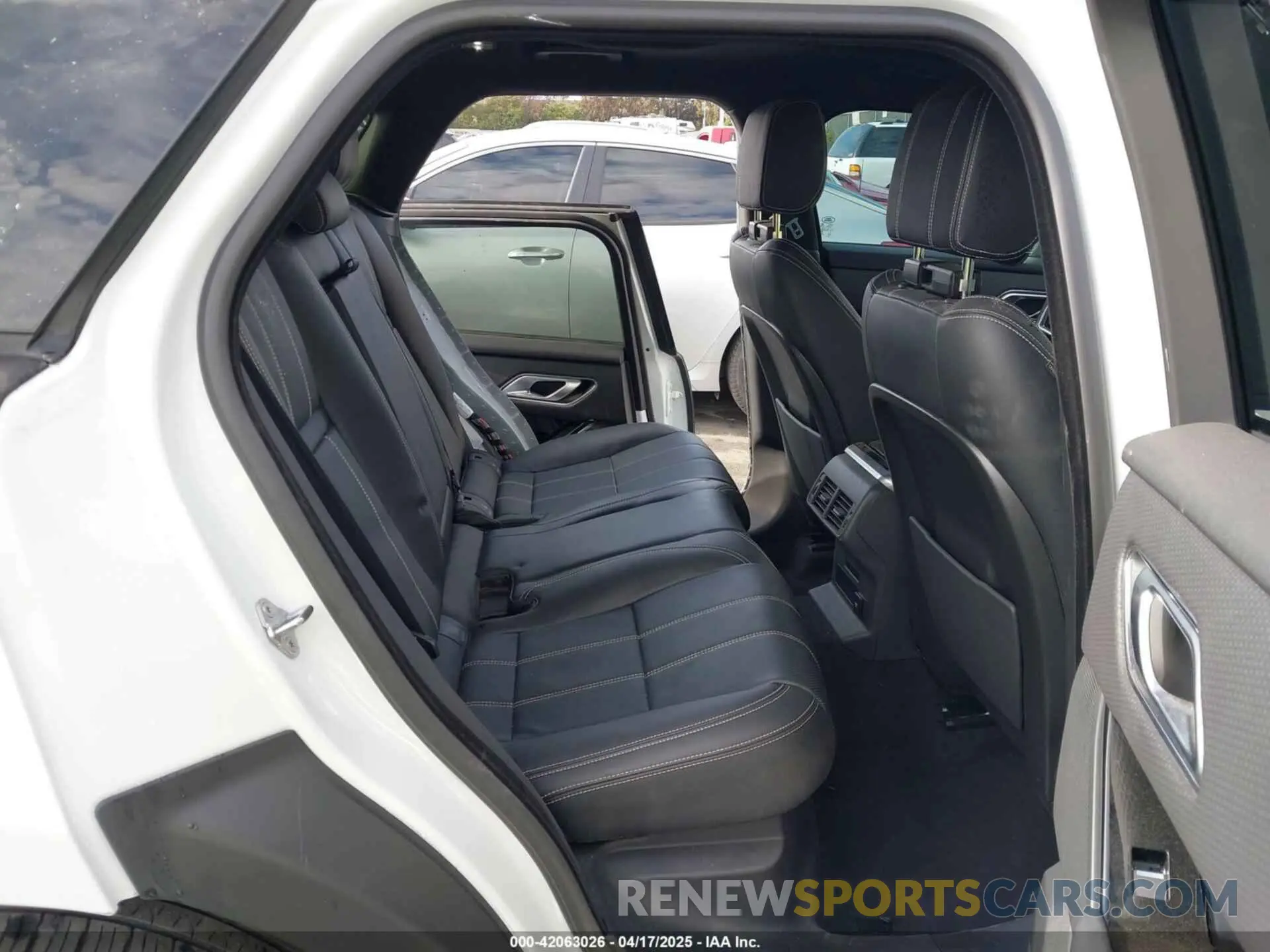 8 fotografías del automóvil dañado SALYT2EXXMA316087 LAND ROVER RANGE ROVER VELAR 2021