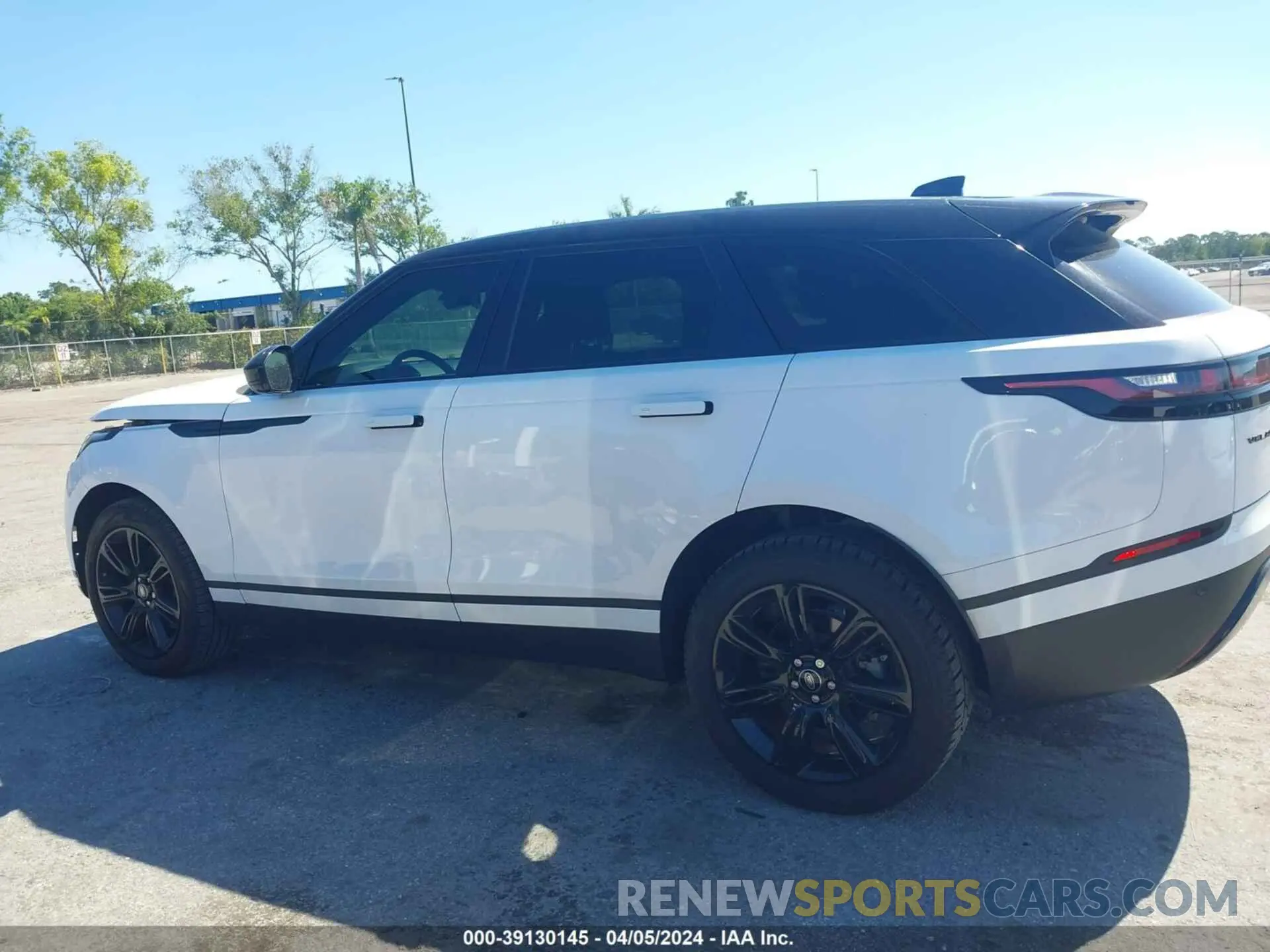 14 fotografías del automóvil dañado SALYJ2EX7NA343366 LAND ROVER RANGE ROVER VELAR 2022