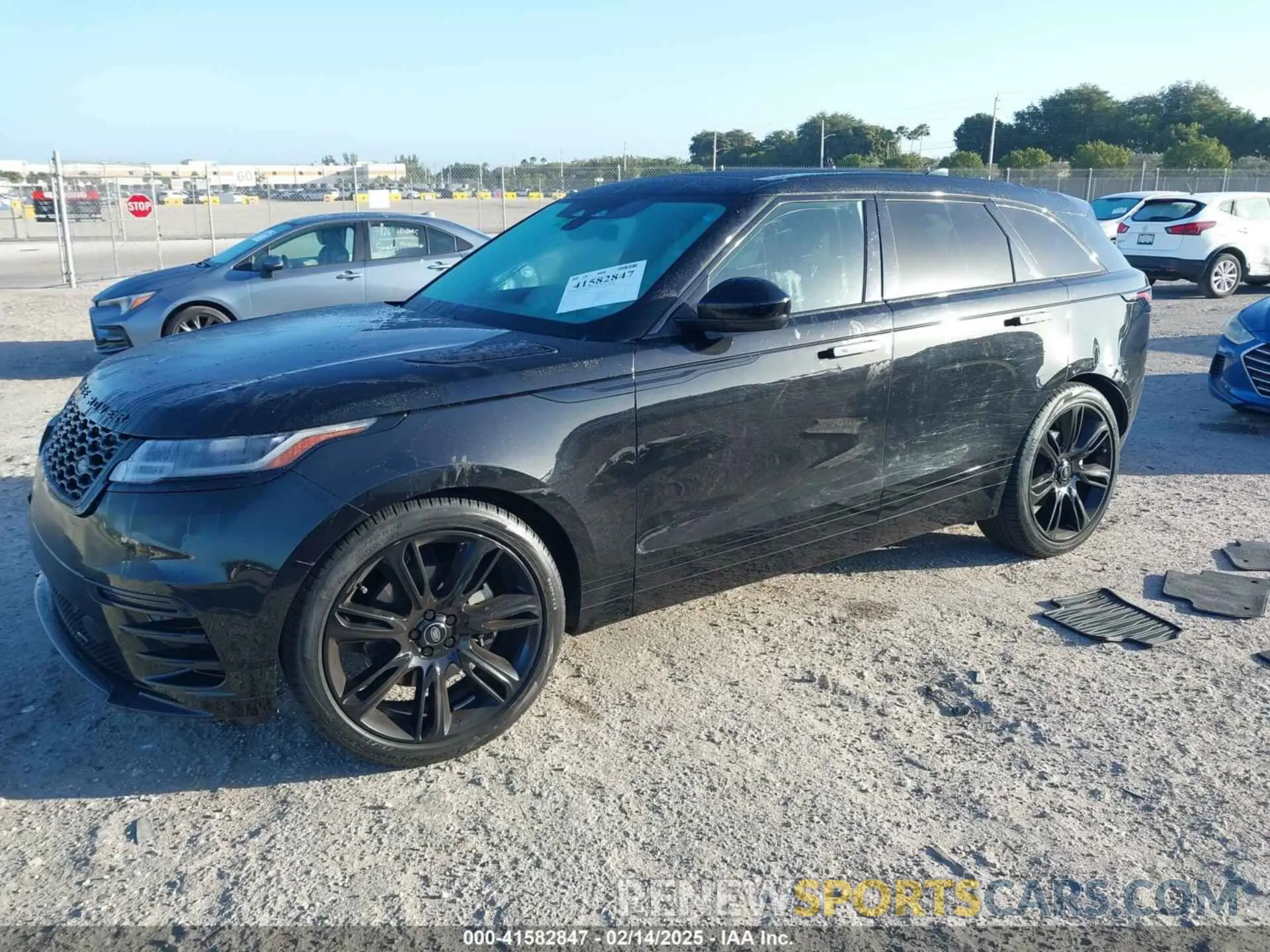 2 fotografías del automóvil dañado SALYT2EX0NA344160 LAND ROVER RANGE ROVER VELAR 2022