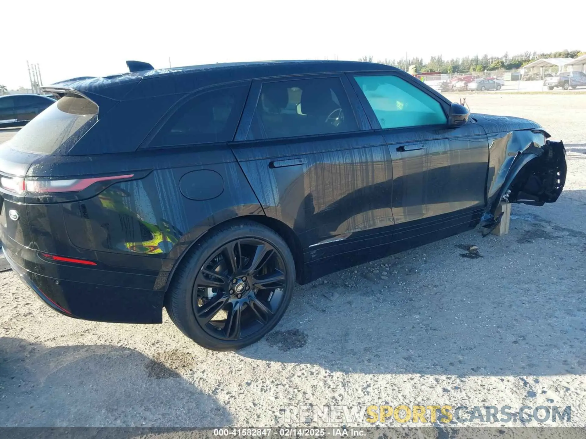4 fotografías del automóvil dañado SALYT2EX0NA344160 LAND ROVER RANGE ROVER VELAR 2022