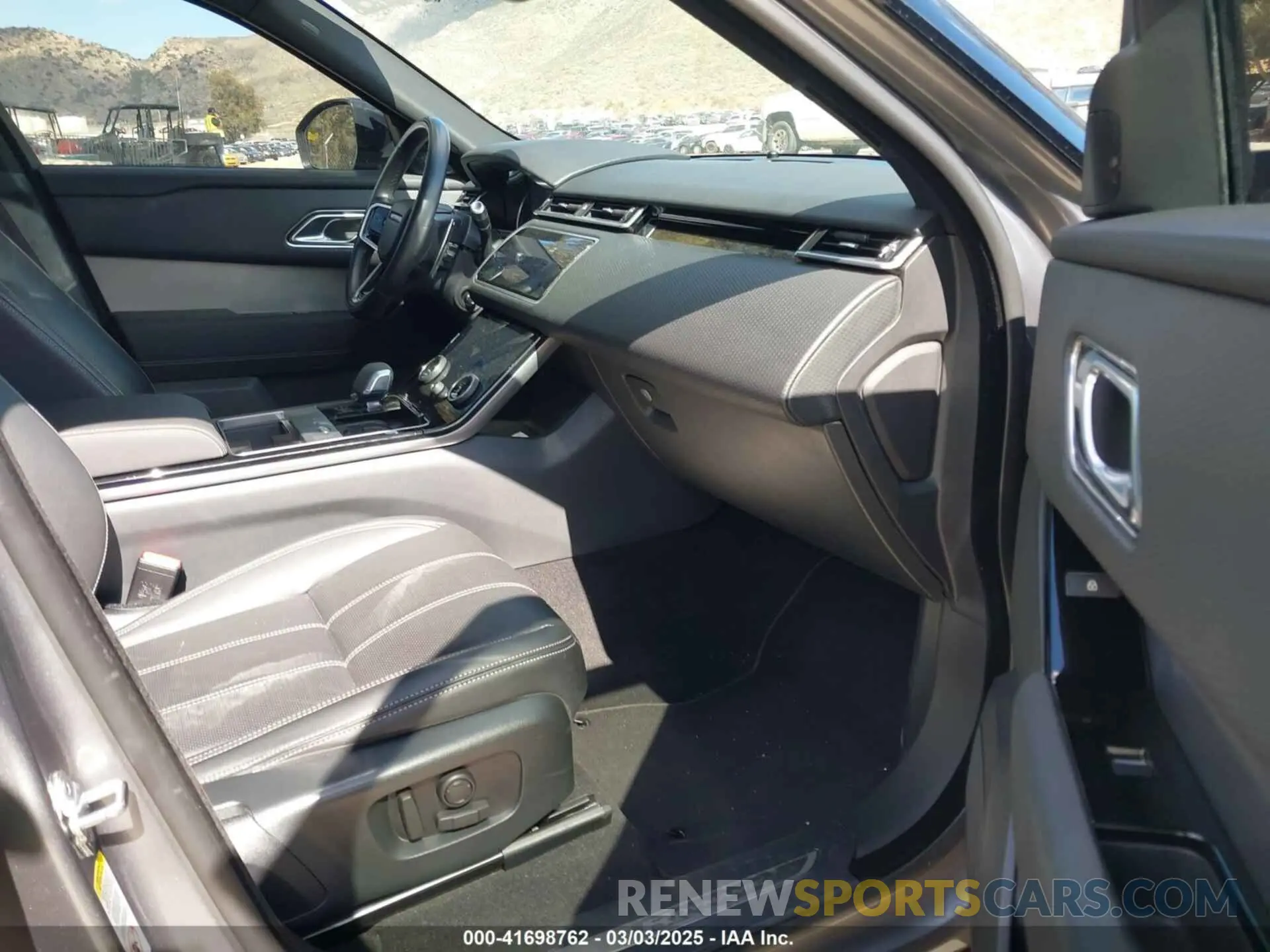 5 fotografías del automóvil dañado SALYT2EX2NA335489 LAND ROVER RANGE ROVER VELAR 2022