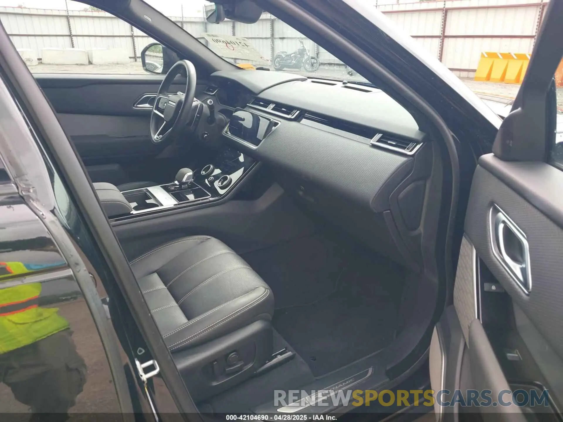 5 fotografías del automóvil dañado SALYT2EX3NA346288 LAND ROVER RANGE ROVER VELAR 2022